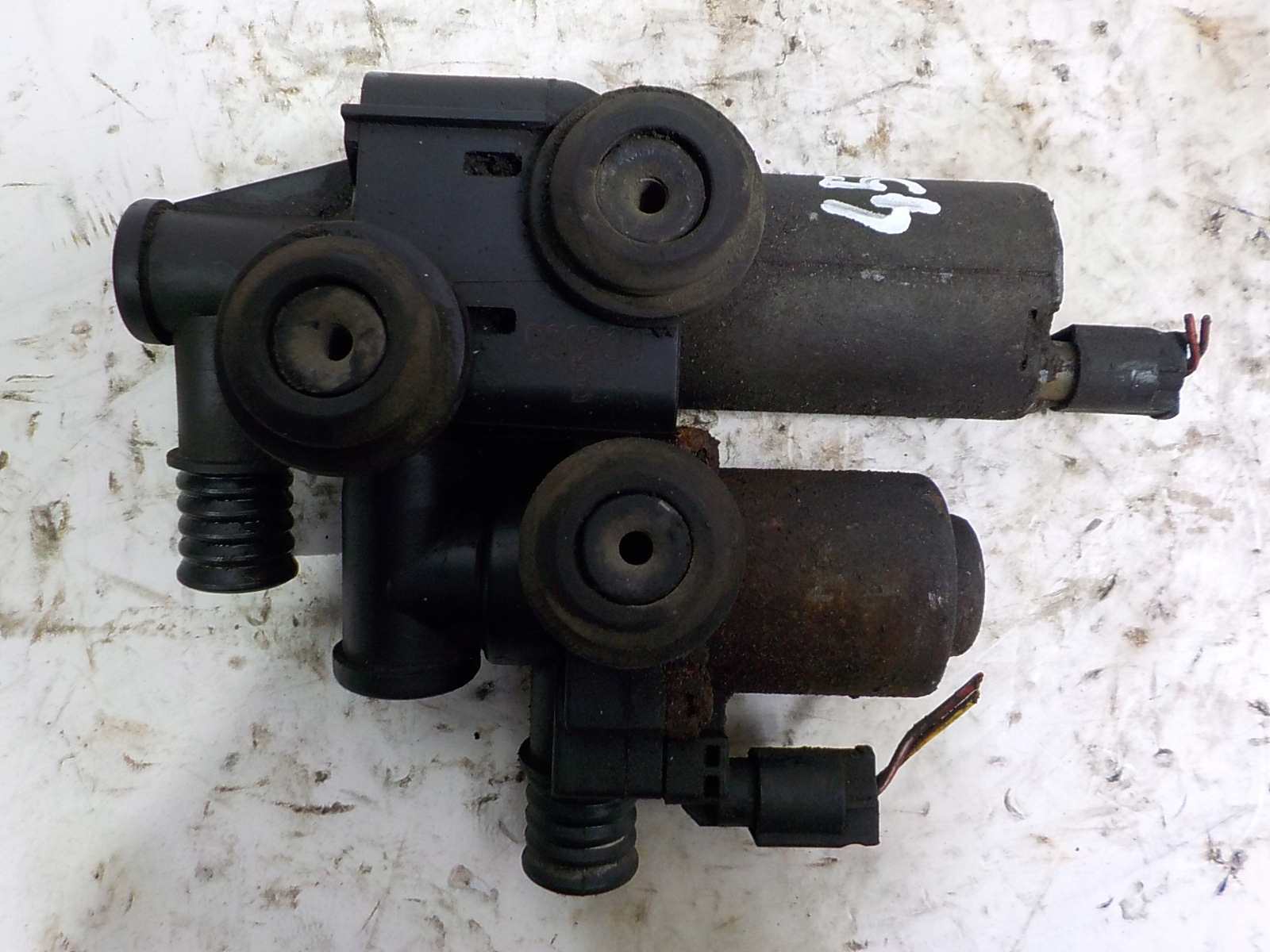 BMW 3 (E46) water pump 8369807 1147412149