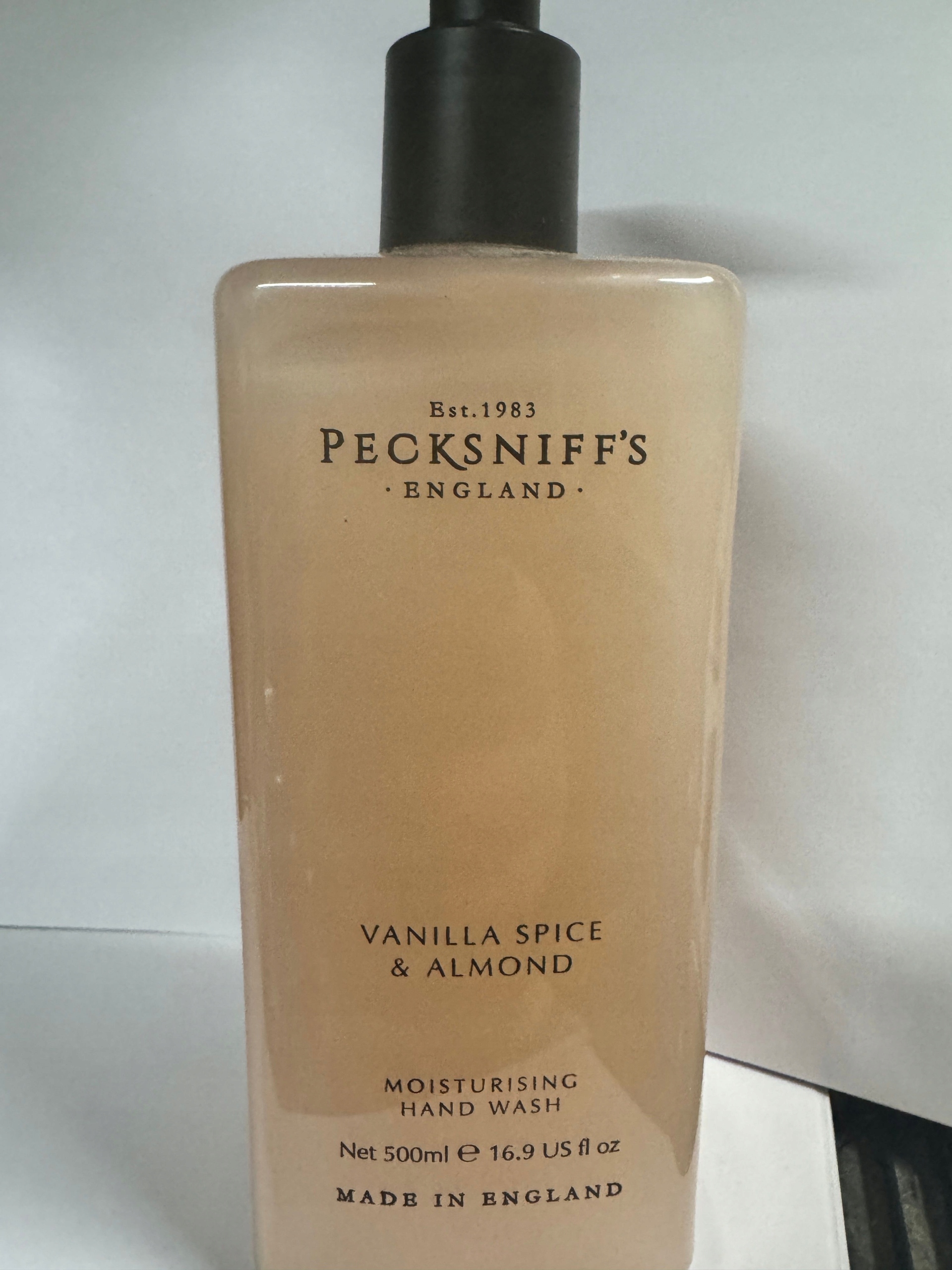 Pecksniffs Vanilla Spice & Almond Tekuté mýdlo na ruce 500 ml