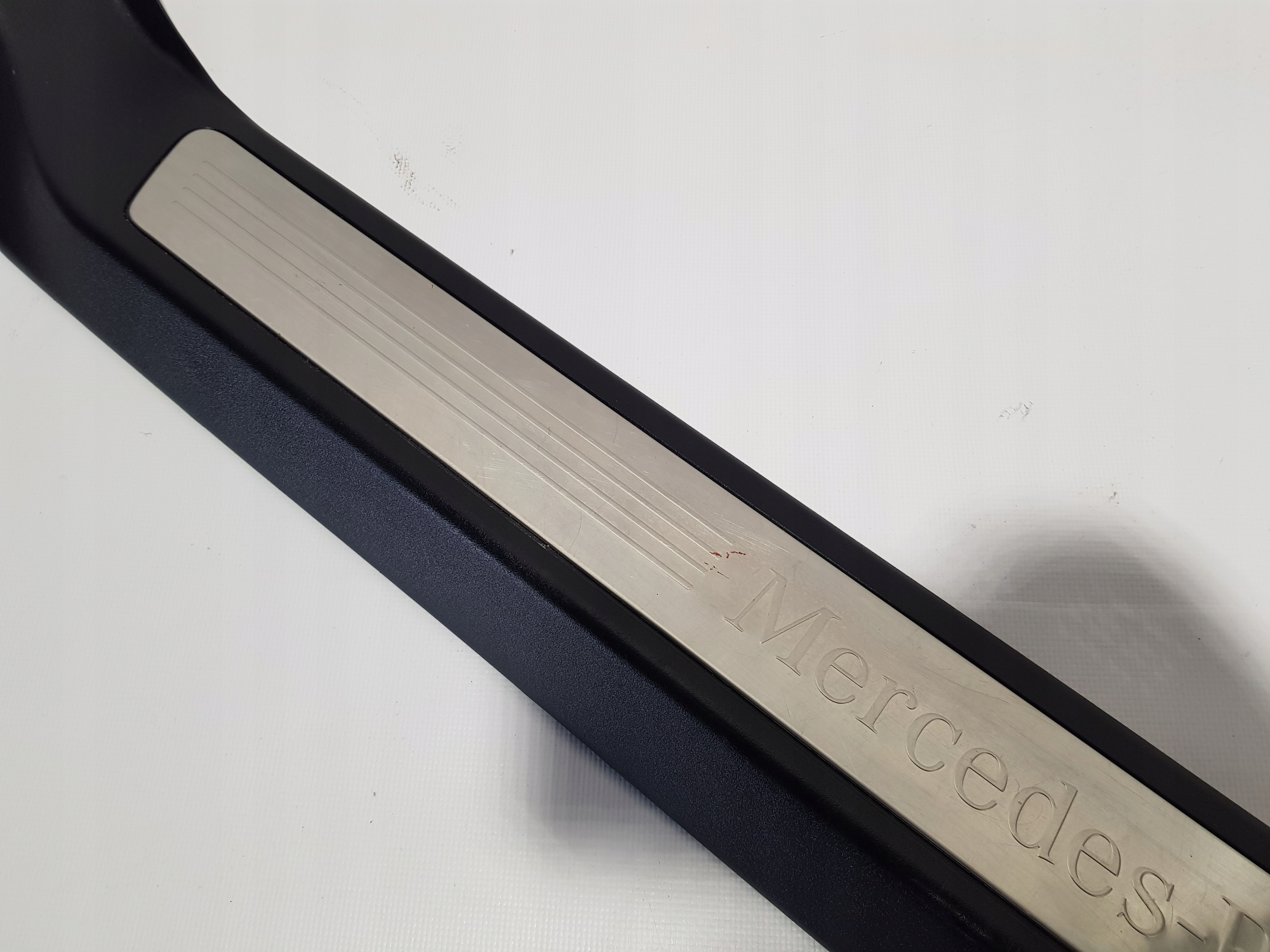 MERCEDES W207 left moulding threshold 2076800074
