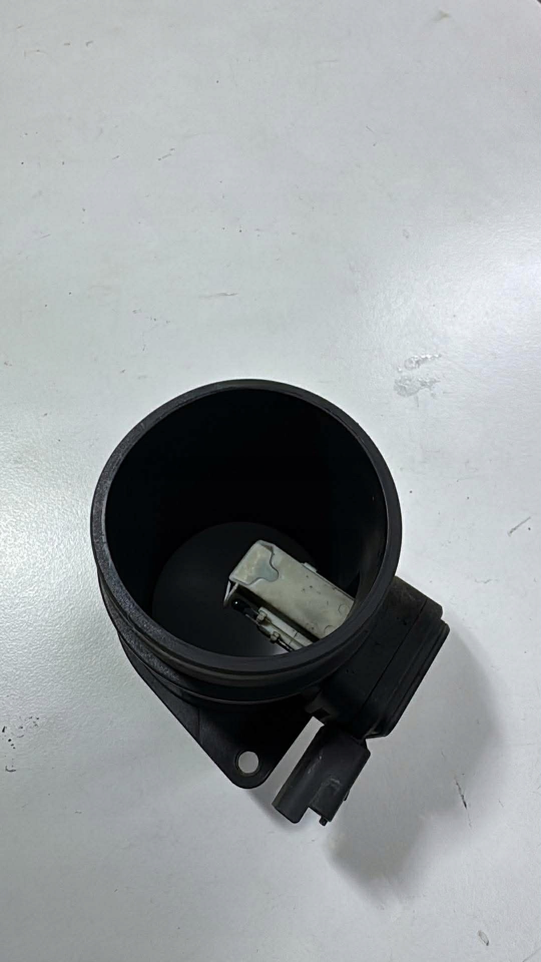 Jaguar OE 4R8Q12B579AC flow meter