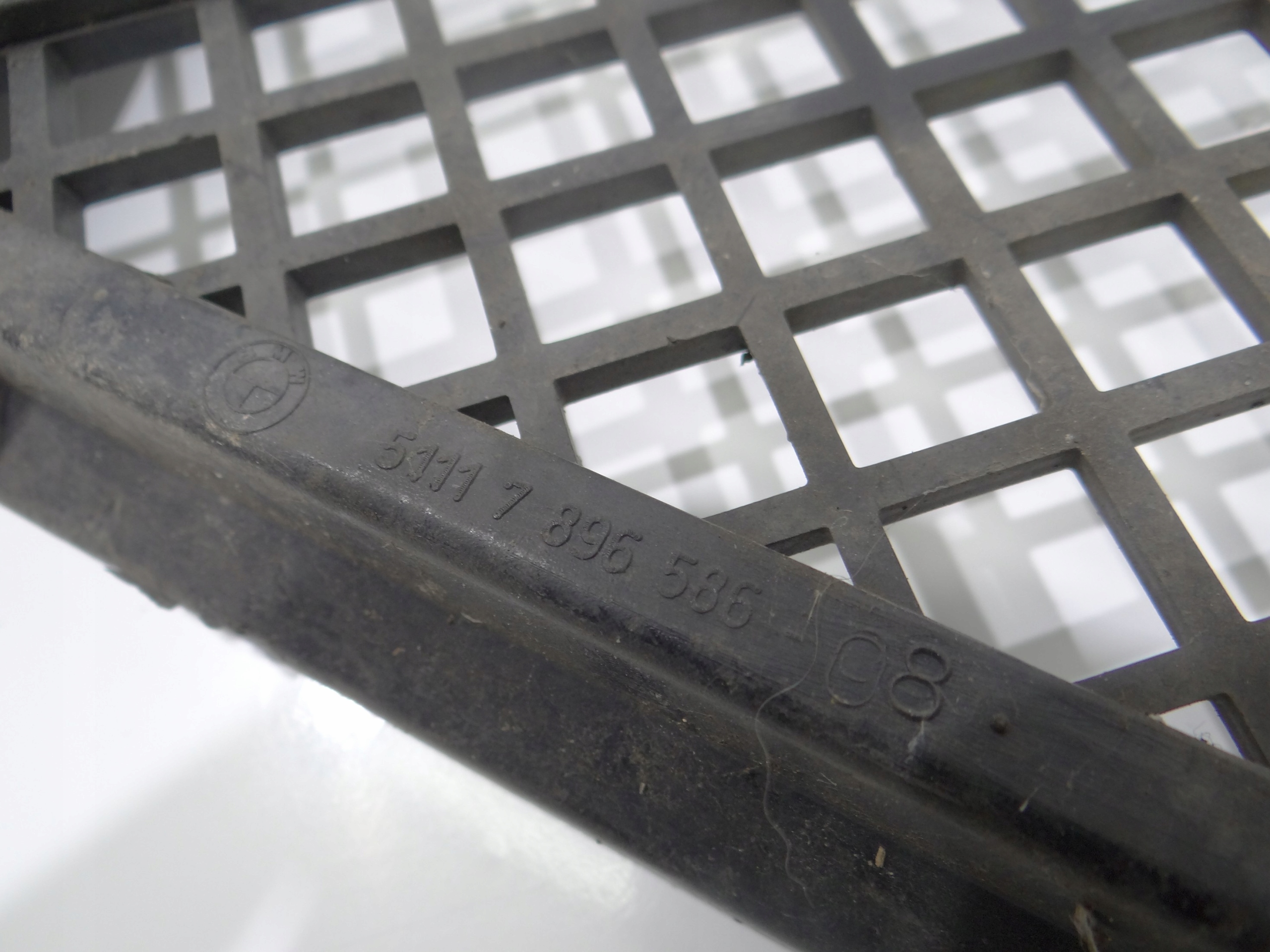 grid of a bumper front BMW E61 LCI M PAKIET 7896586