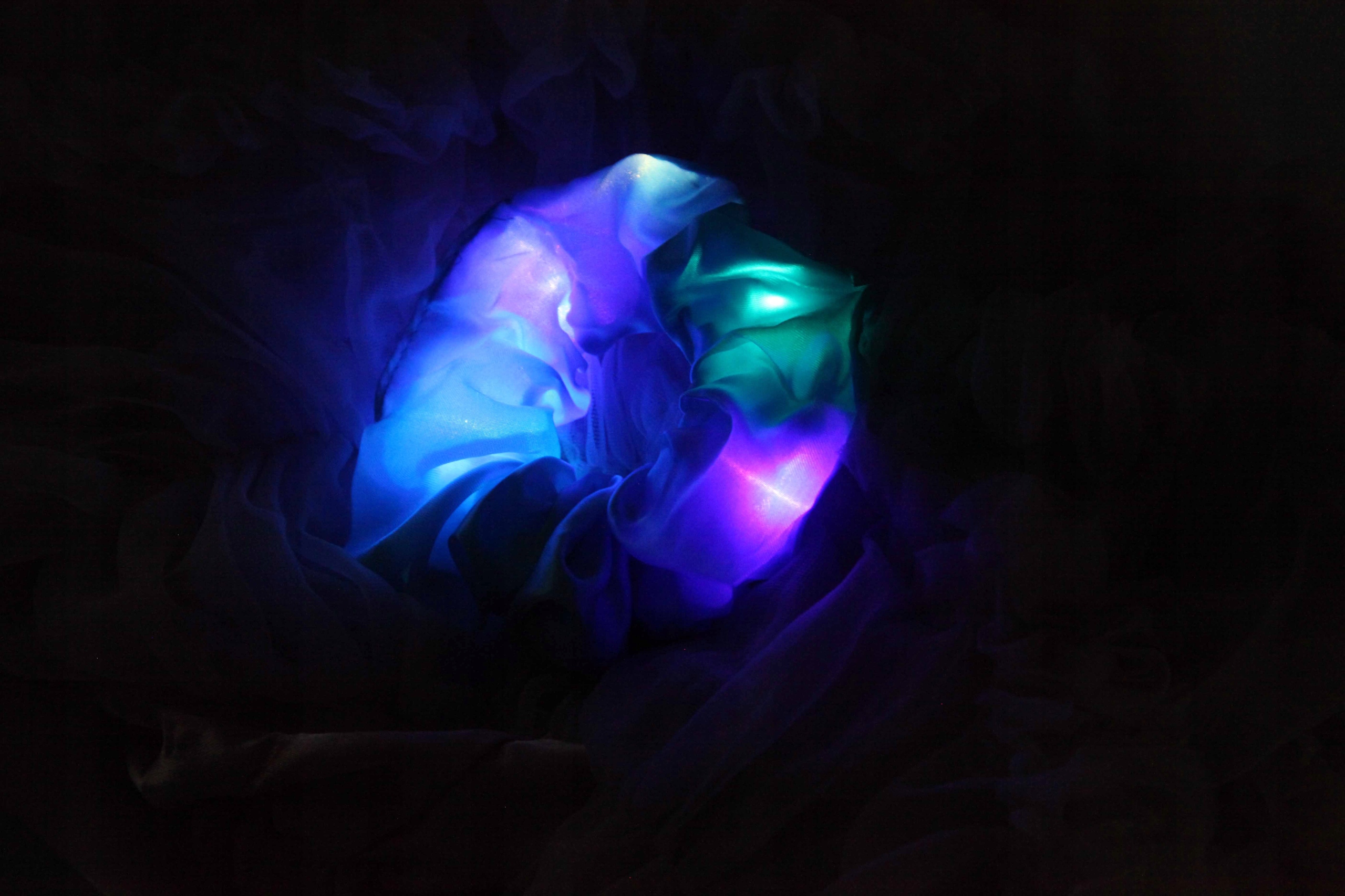 Gumka Frotka SCRUNCHIE do włosów LED!!! HIT!!! Cechy frotka