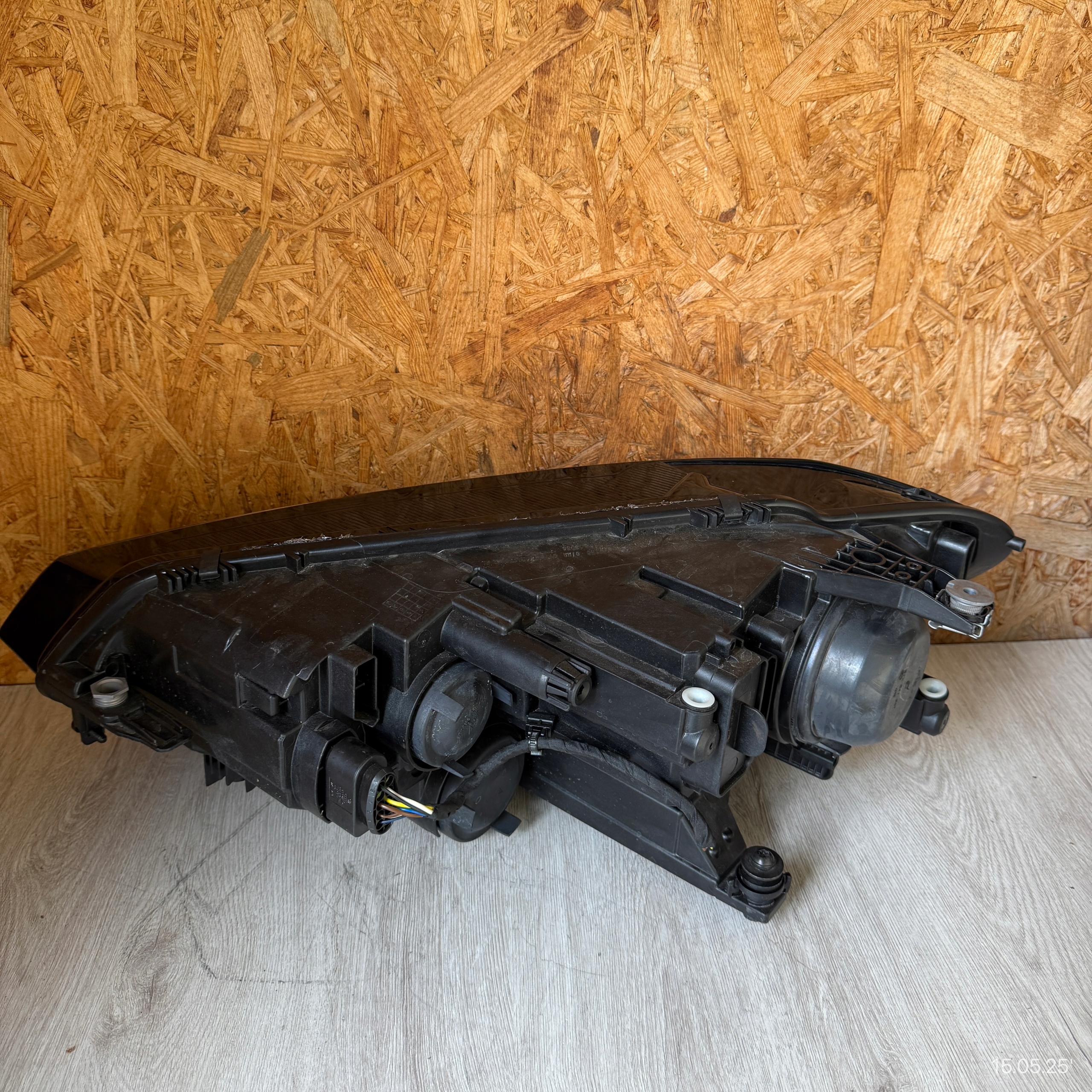 light front right VW VOLKSWAGEN TOURAN 5TA