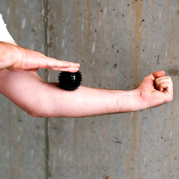 PIŁKA FITNESS DO MASAŻU JEŻYK KOLCE 6 CM HMS MOCNA Marka HMS