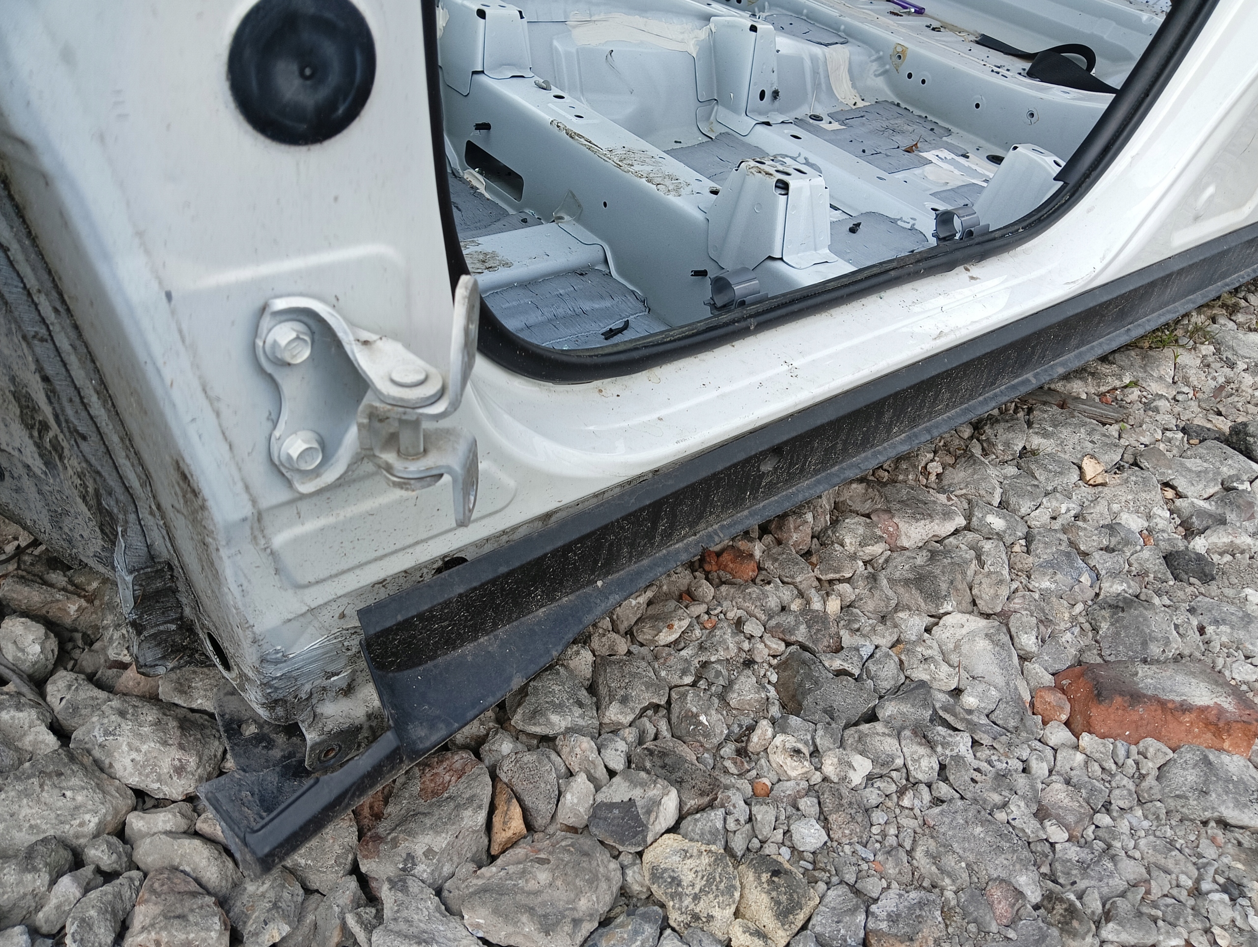 threshold left pillar central TOYOTA C-HR (2016-) colour 2NA