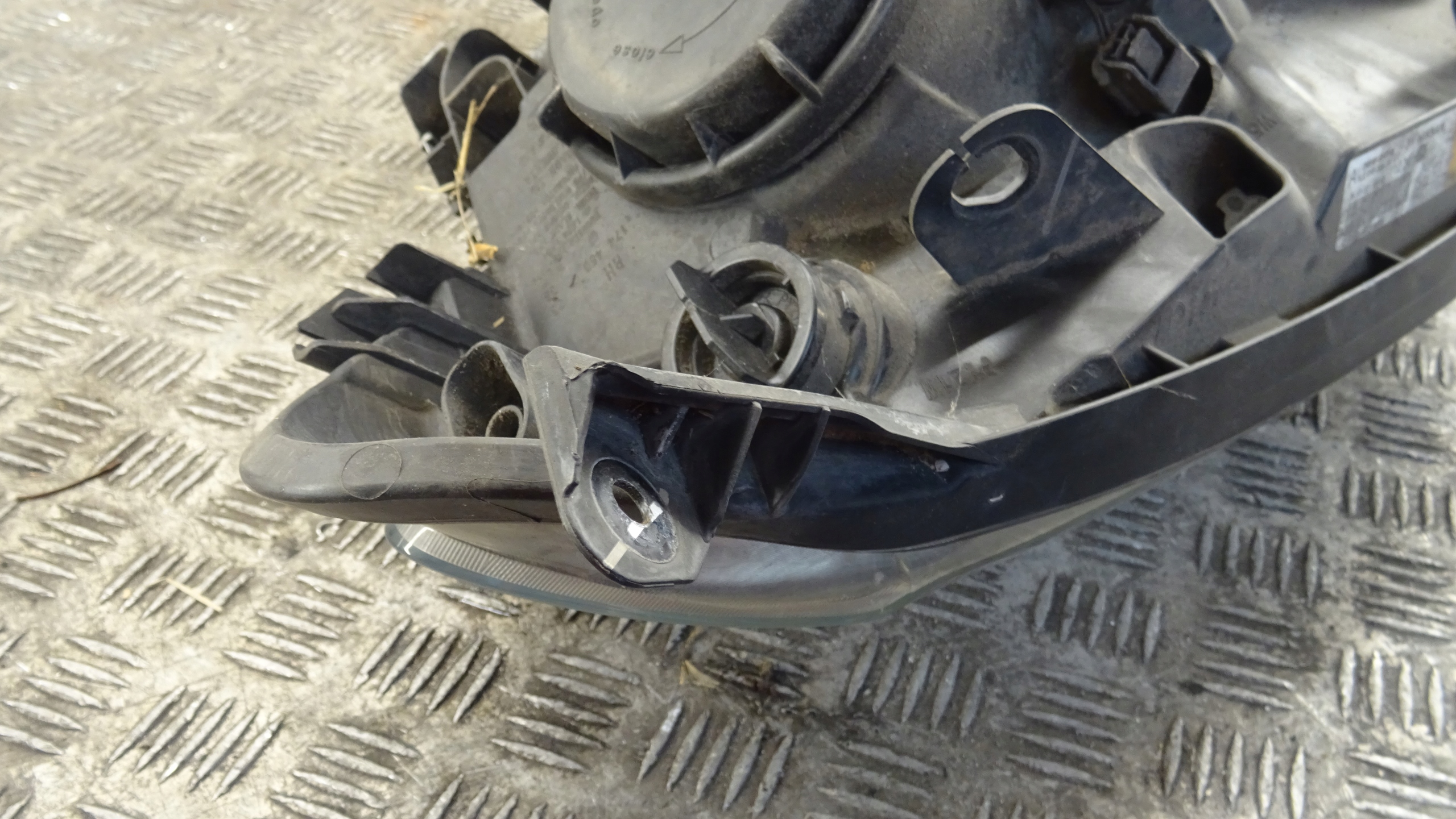 NISSAN QASHQAI J10 light front front right UK 26010BR01B