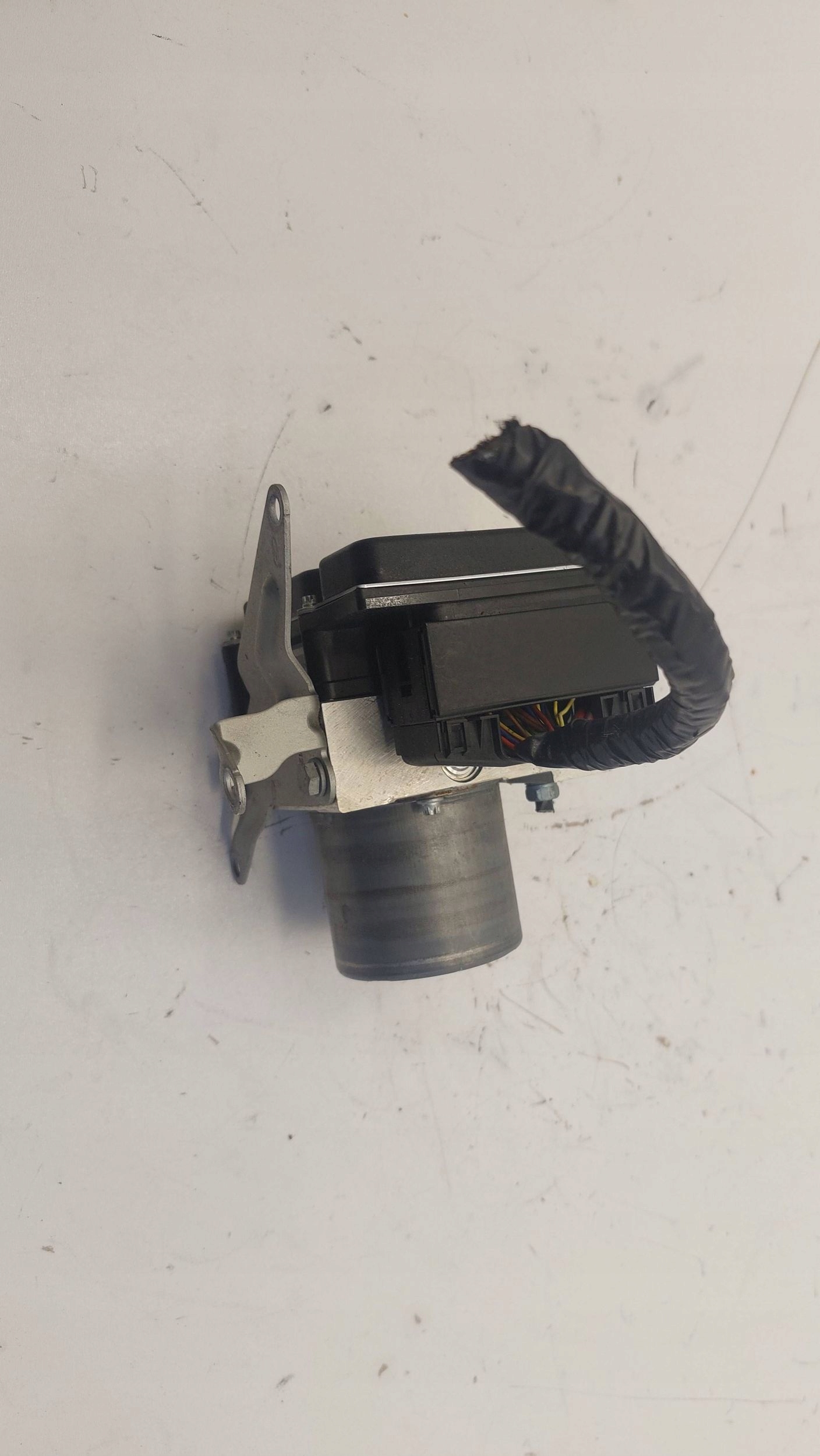 BMW E84 X1 brake booster control unit ABS 6860216 6860217
