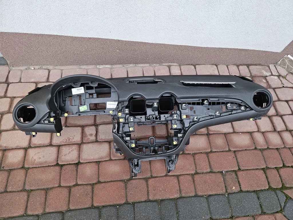 dashboard console airbag wystrzelona EUROPA Opel ADAM
