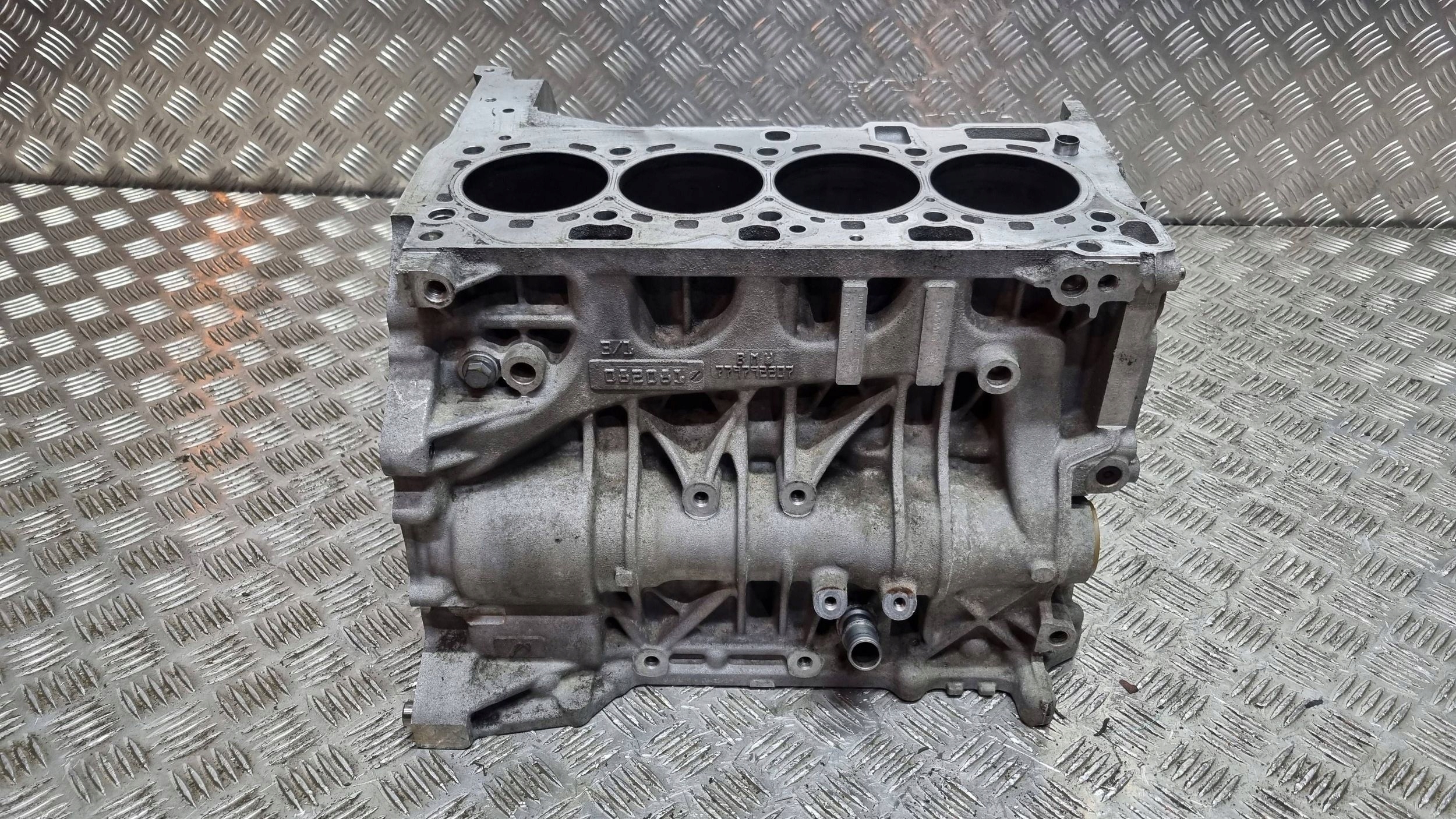 BLOK motora NOMINAL 7797922 N47D20A BMW E60 E61 E83 E84 E87 E90 E91 2.0 D