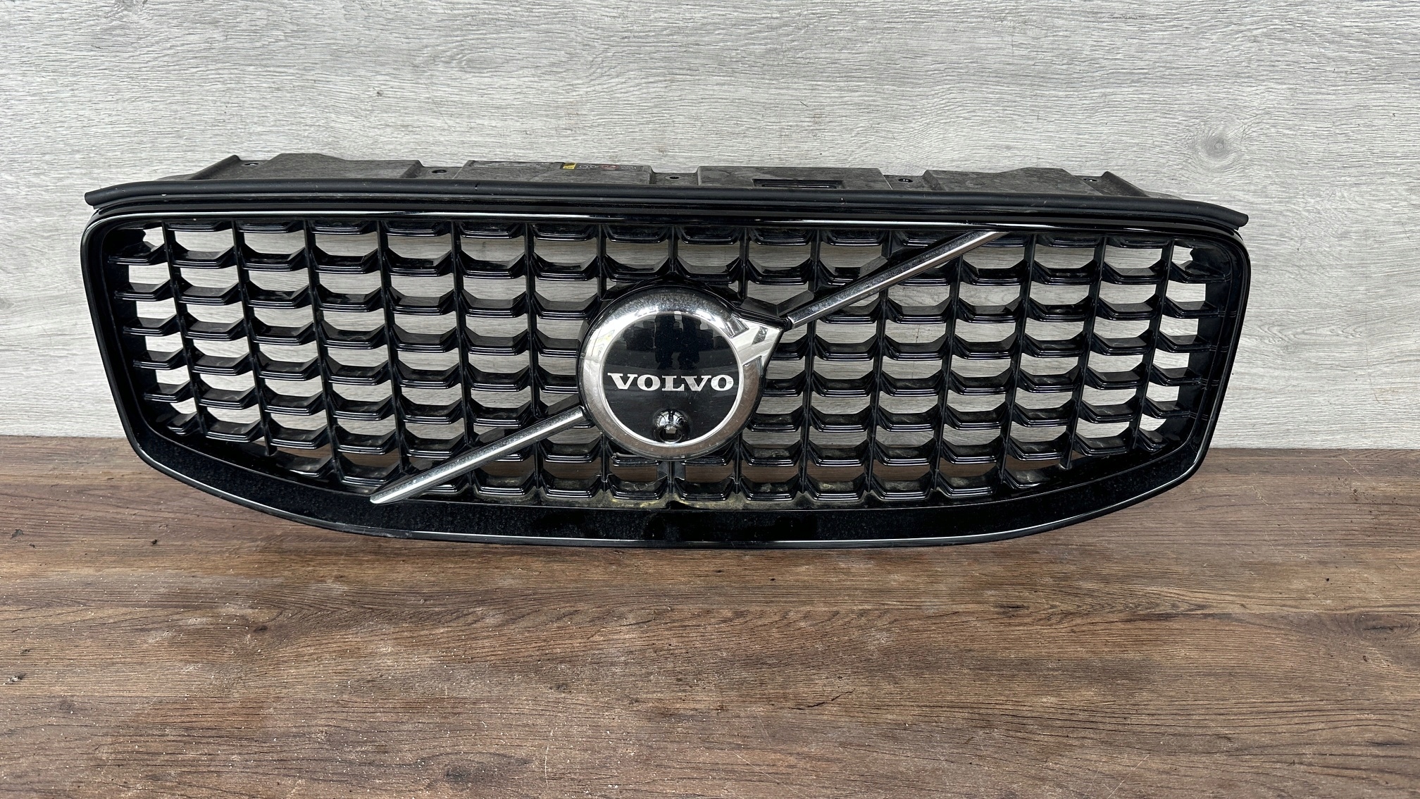 VOLVO XC60 II LIFT ATRAPA GRILL R-DESIGN 32133812