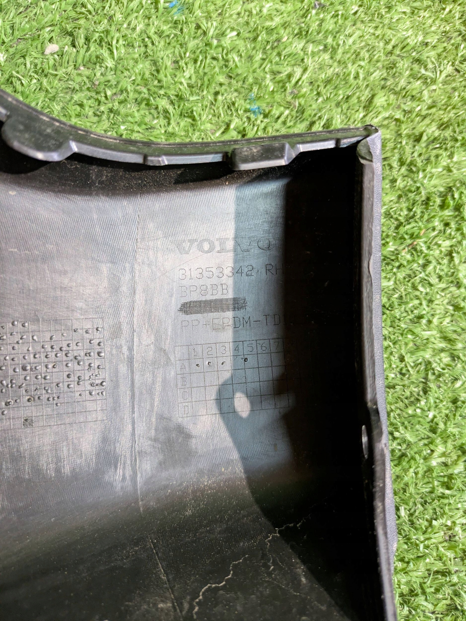 corner right front VOLVO V40 II CROSS COUNTRY NR.1
