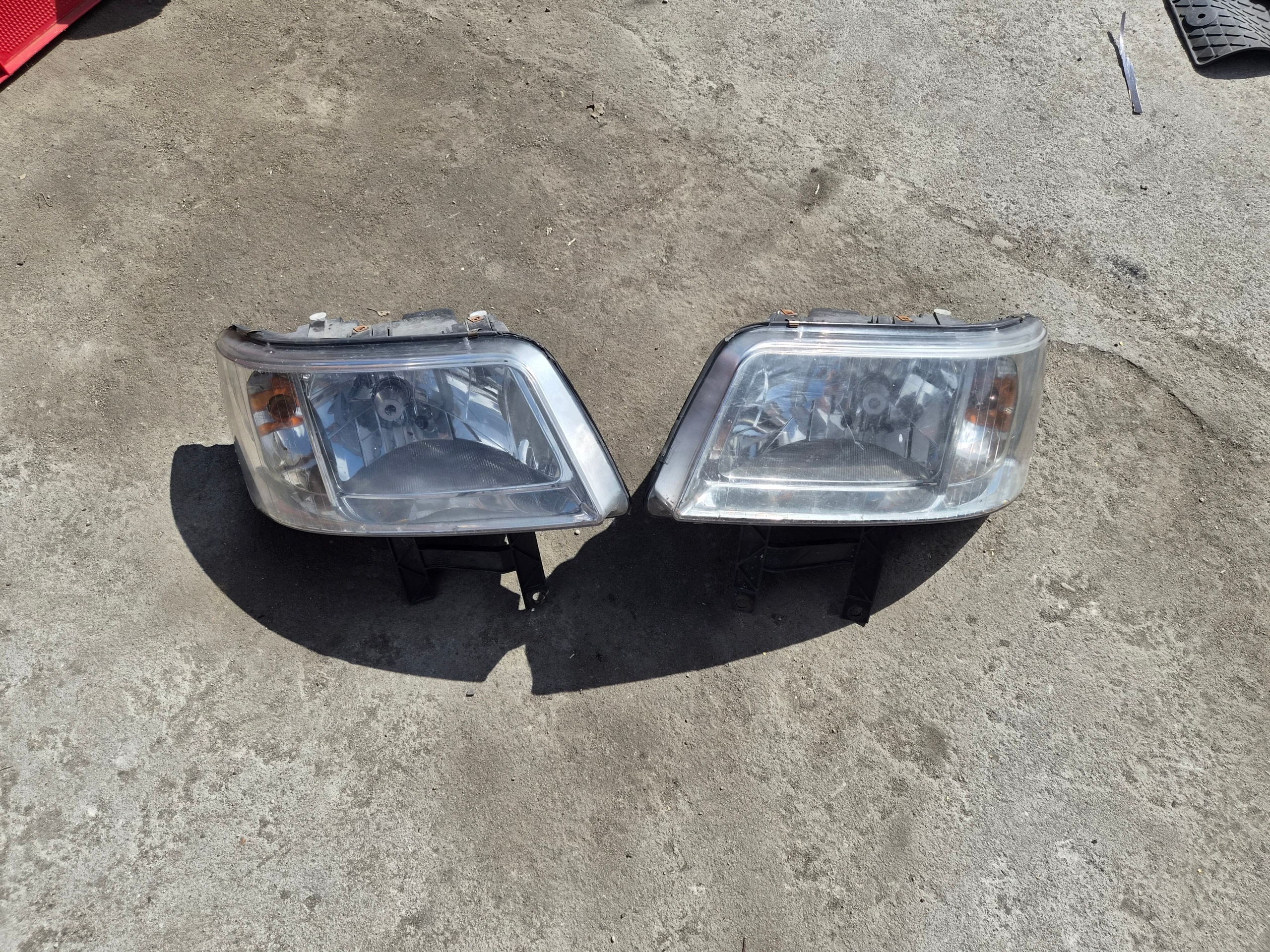 VW T5 Leuchte vorne links + rechts