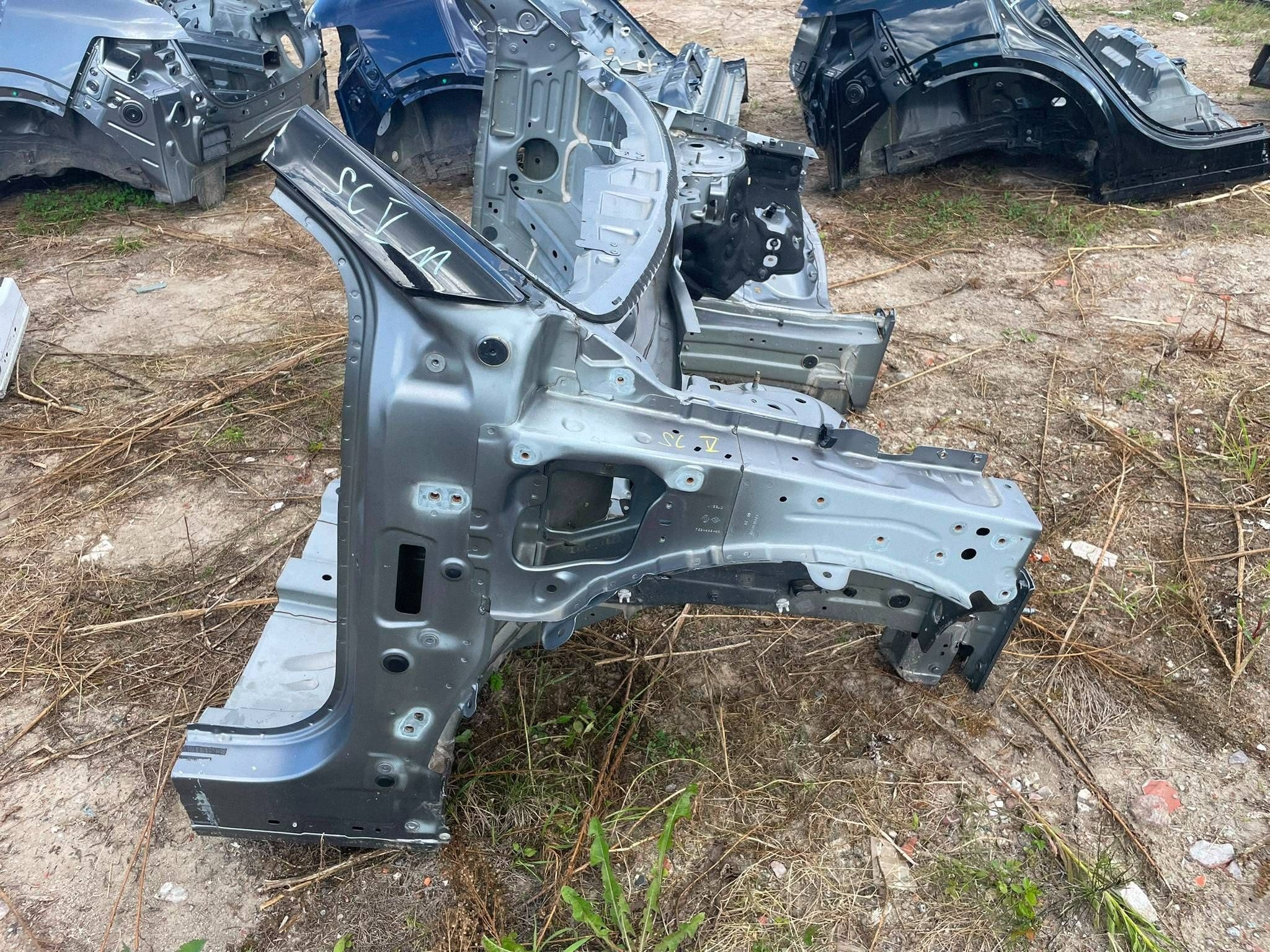 quarter bodywork complete front front Renault Scenic E-Tech V BIYVM