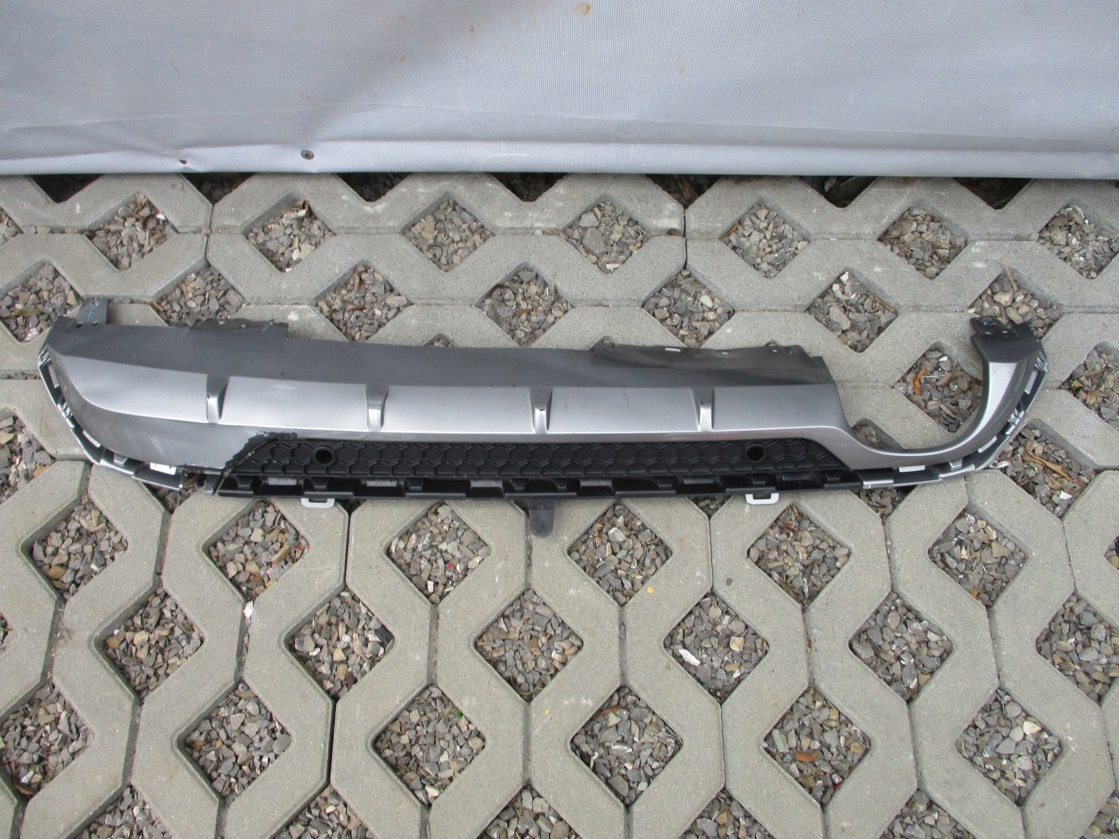 850188782R - СПОЙЛЕР ЗАДНЬОГО БАМПЕРА RENAULT MEGANE IV KO