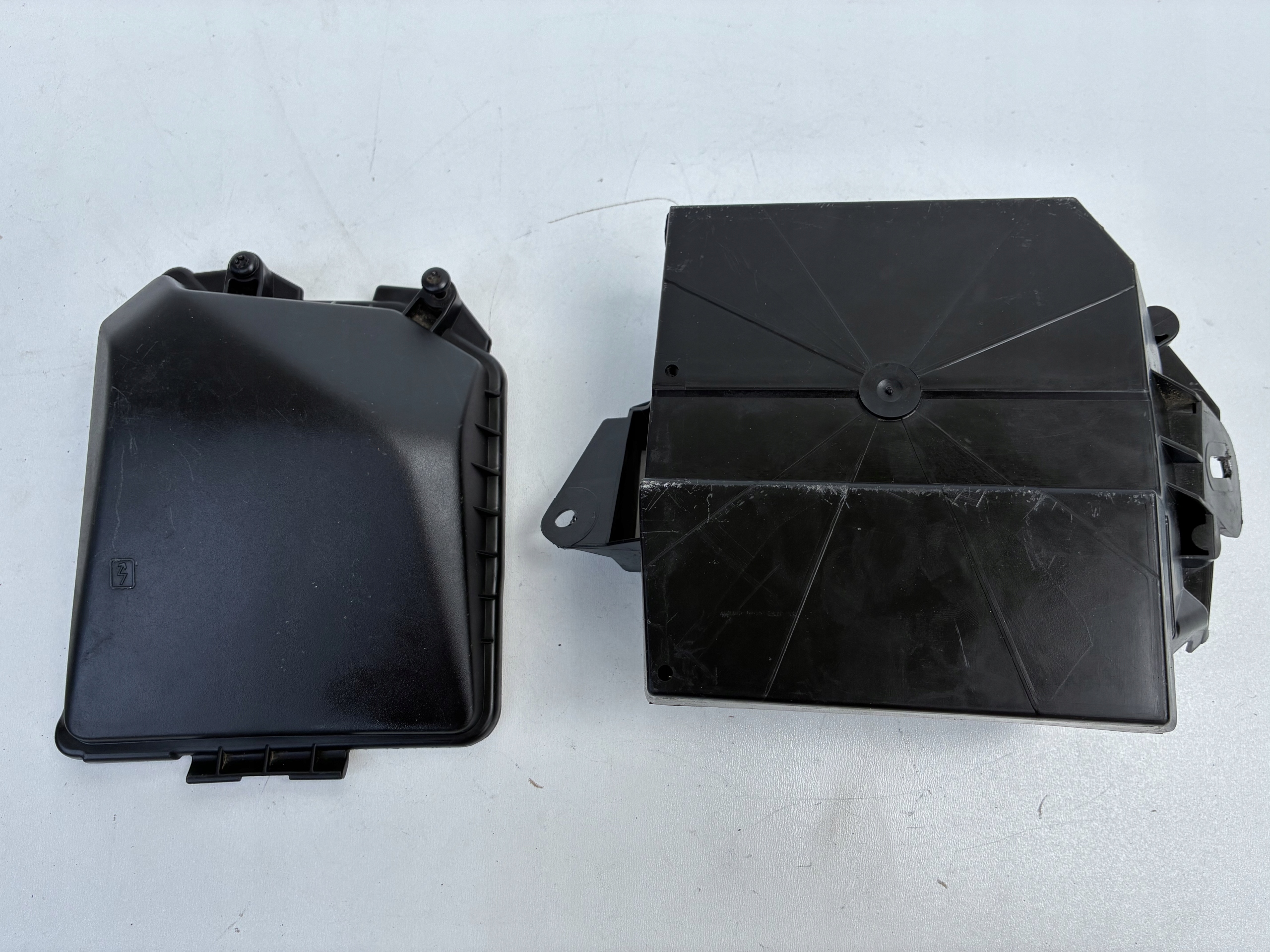 Module BSI BSM UPC UCH Module fusibles Renault CLIO III MODUS 04-12r.