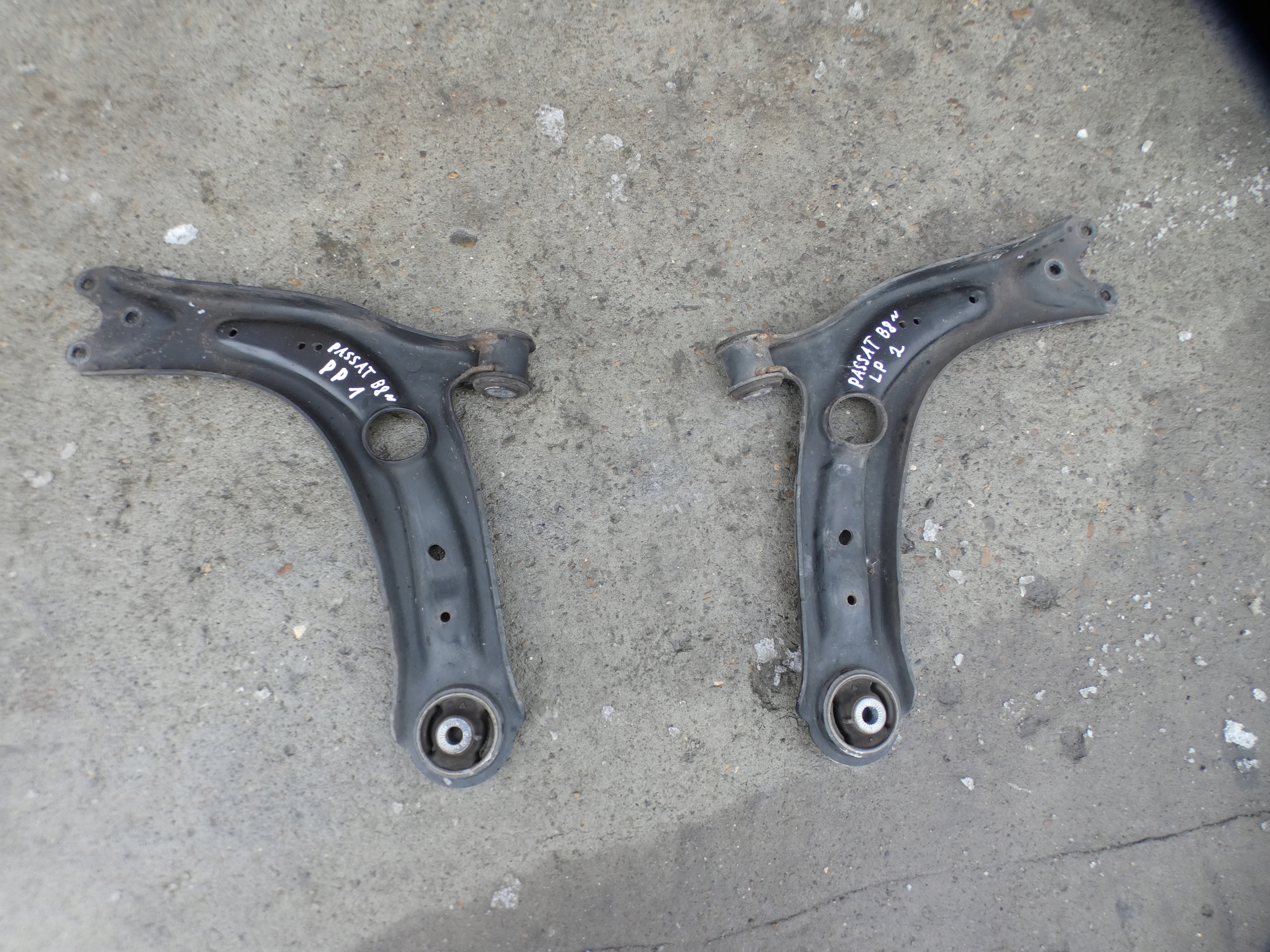 VW PASSAT B8 SKODA SUPERB 3V0 arm left right front 3Q0407153B