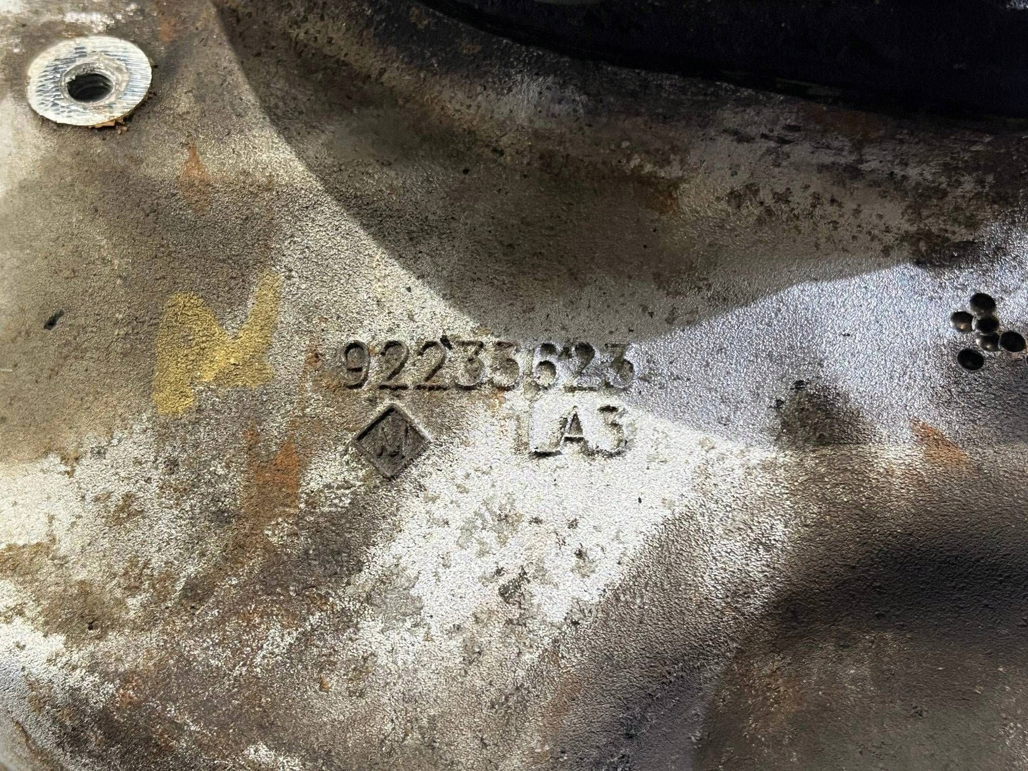 swing front left left front of the pivot Chevrolet Camaro 2009-2015