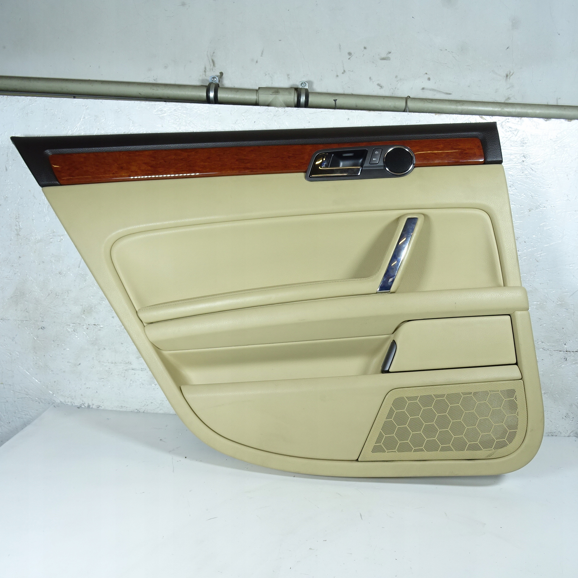 VW PHAETON upholstery door left rear part 3D4867211