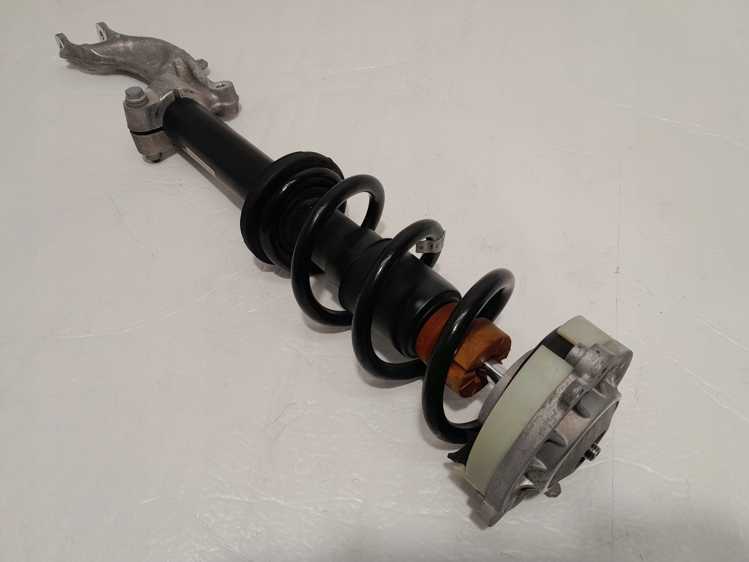 AUDI A4 B9 LIFT shock absorber left front 8W0413031BG