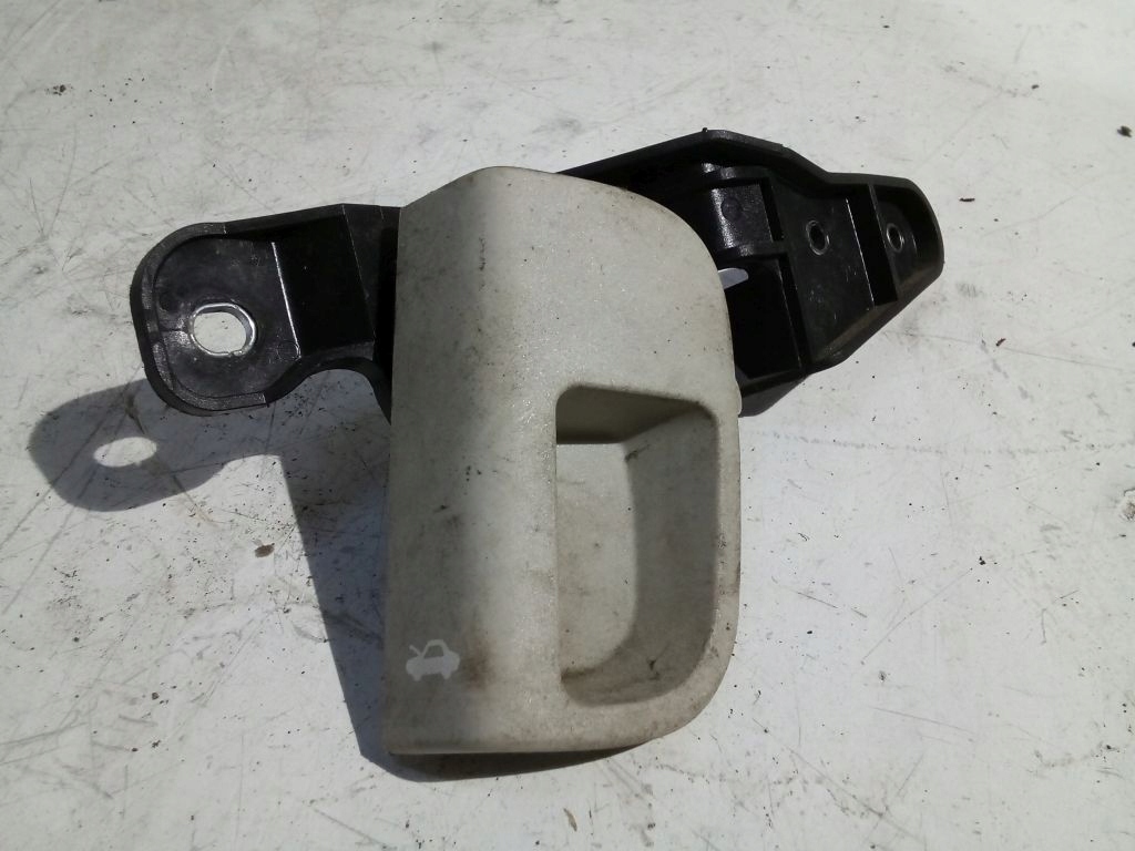 Fiat Idea handle bracket of the opening bonnets