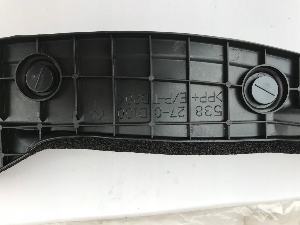 TOYOTA YARIS III 11 17 WYGLUSZENIE BLOTNIKA PRAWEG Part number 53827 0D100