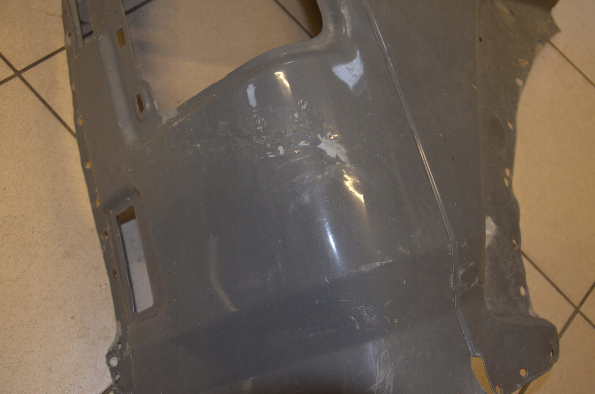 68302716AD - КУЗОВ КРЫЛО ПРАВЫЙ КВАДРАНТ WRANGLER JL 4D