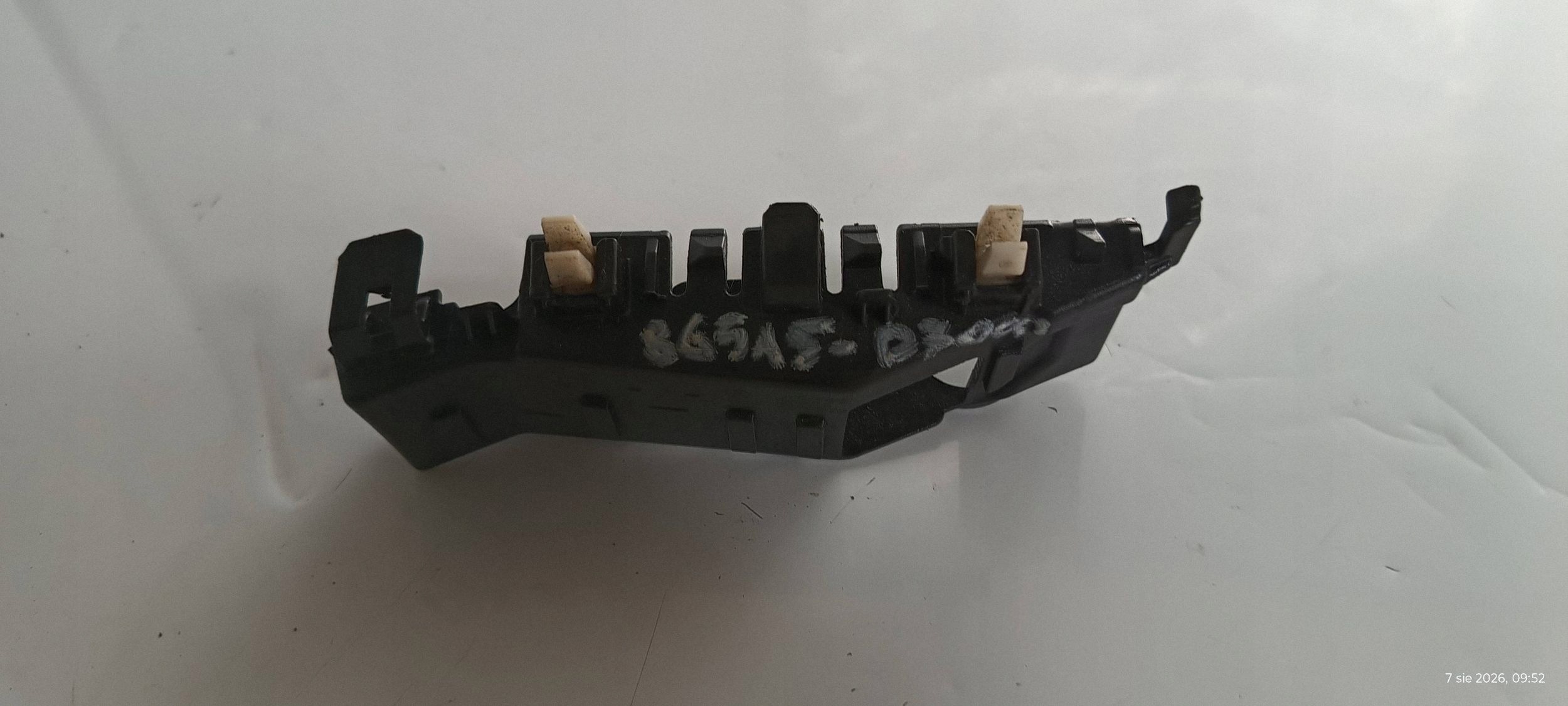 bumper bracket front left 86515-D7000 HYUNDAI TUCSON III