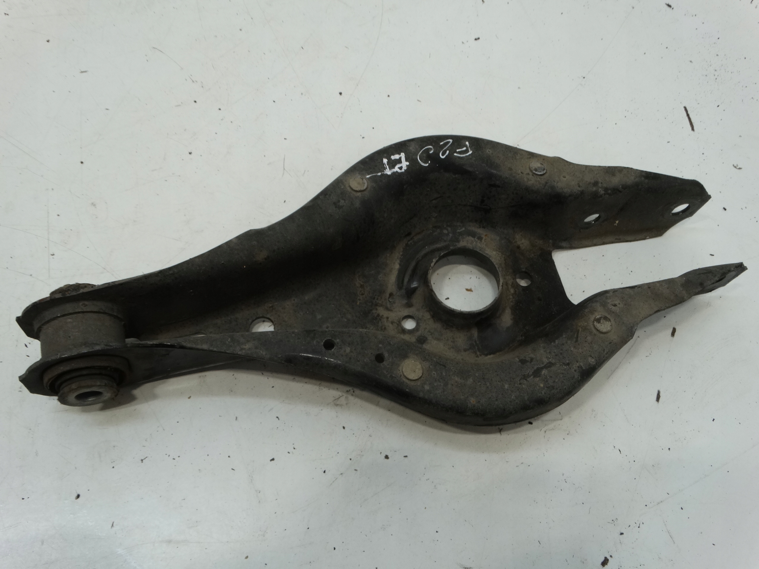 Querlenker unterer rechts heck BMW 1 F20 2.0D 2013R. 3332-6792541