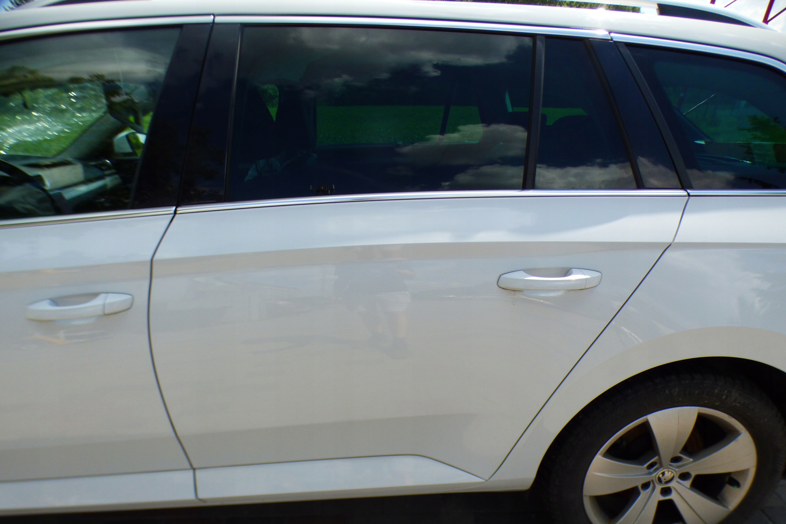 Tür links heck st.BDB ORYG.LAKIER LF9E SKODA SUPERB III KOMBI