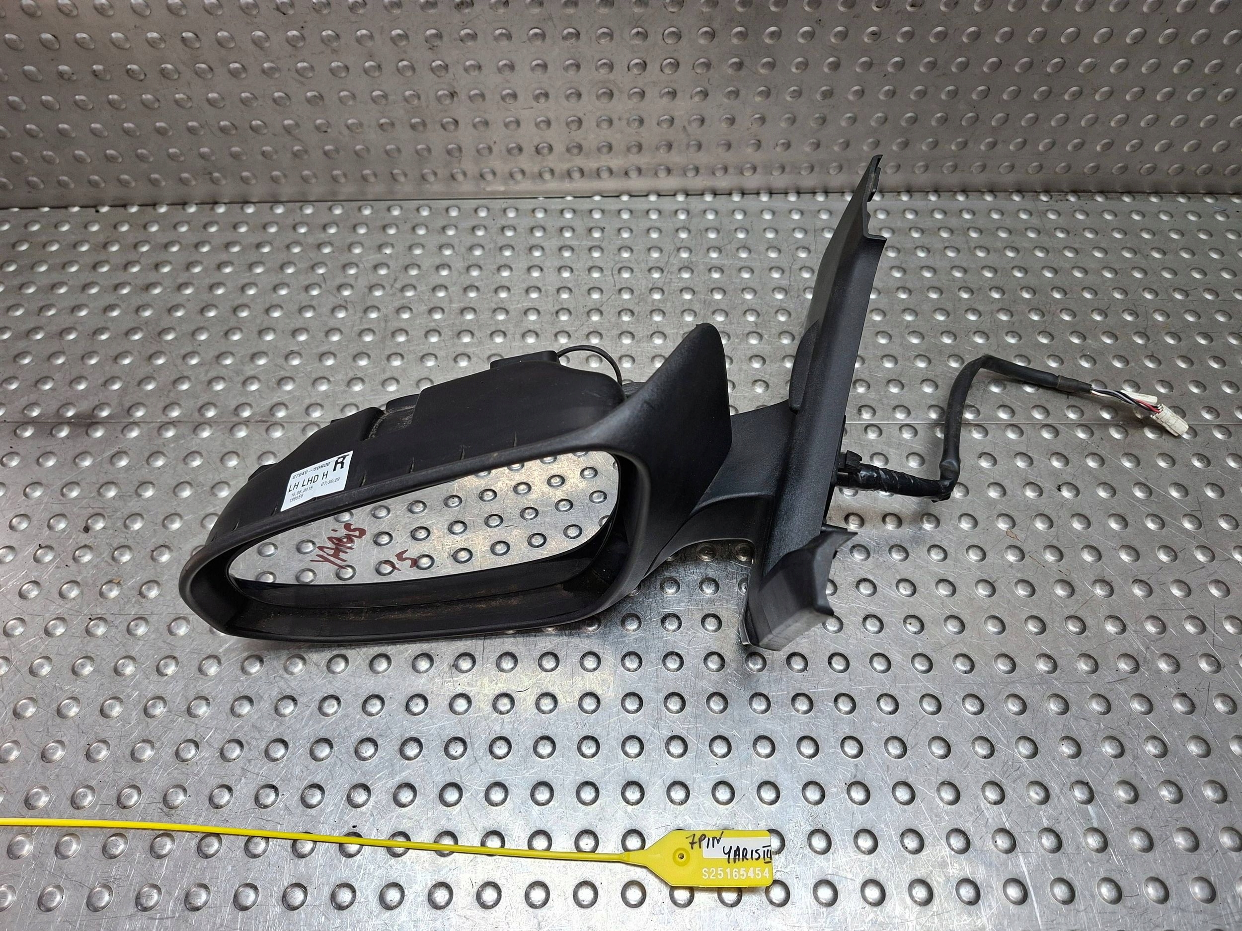mirror left TOYOTA YARIS III LIFT 14- 7 PIN EU