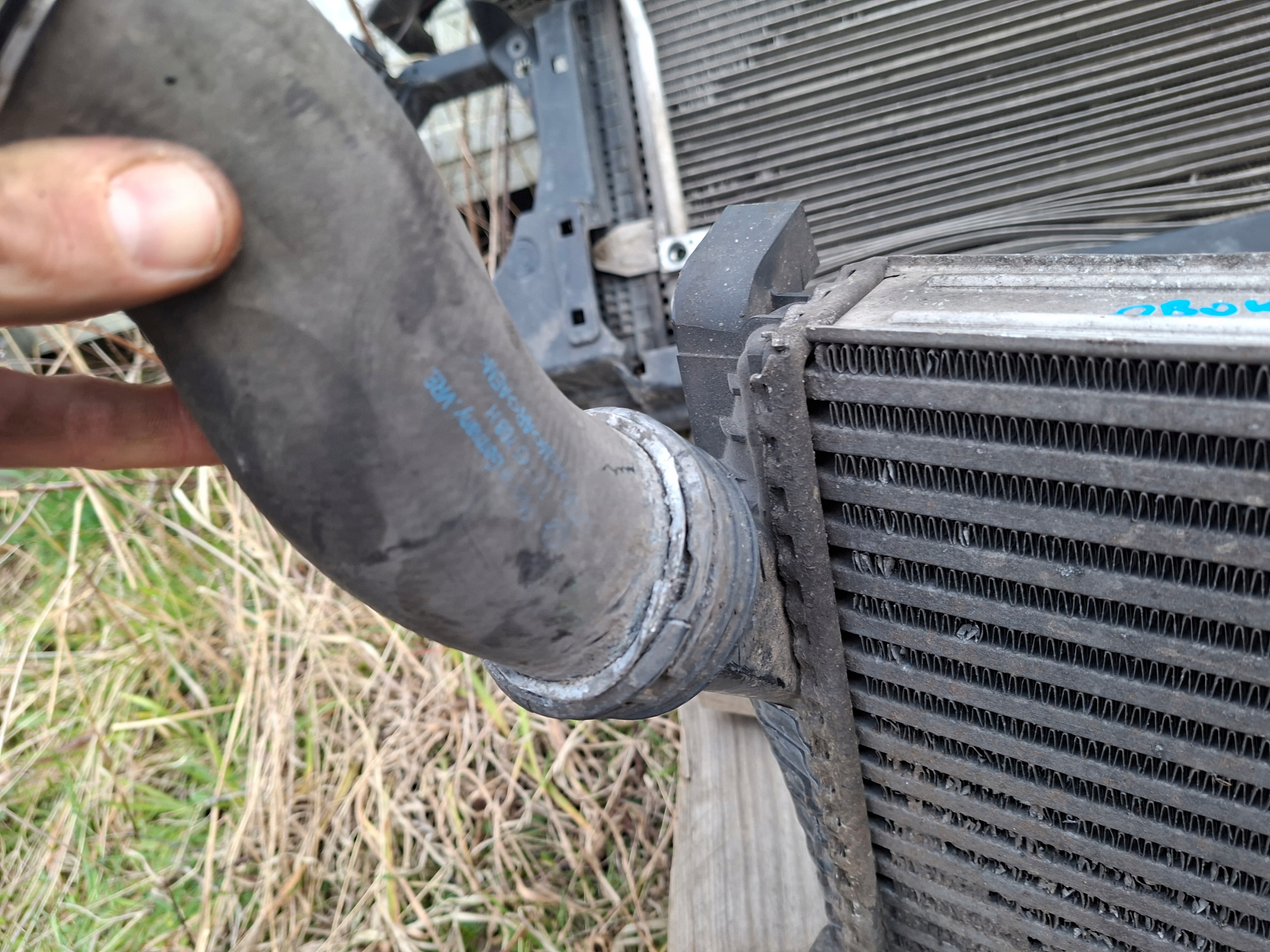 intercooler left VOLKSWAGEN TOUAREG and 7L 7L6145804