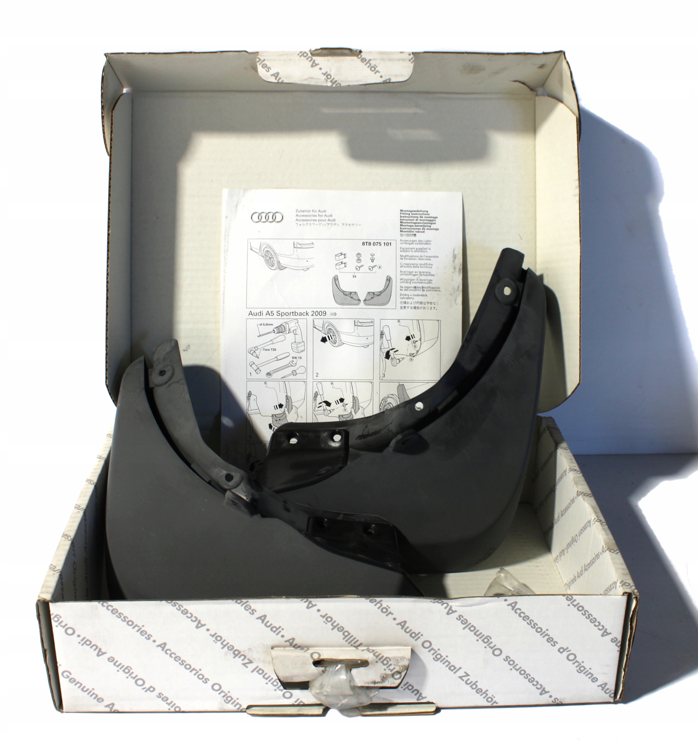 AUDI A5 SPORTBACK брызговики задние 8T8075101