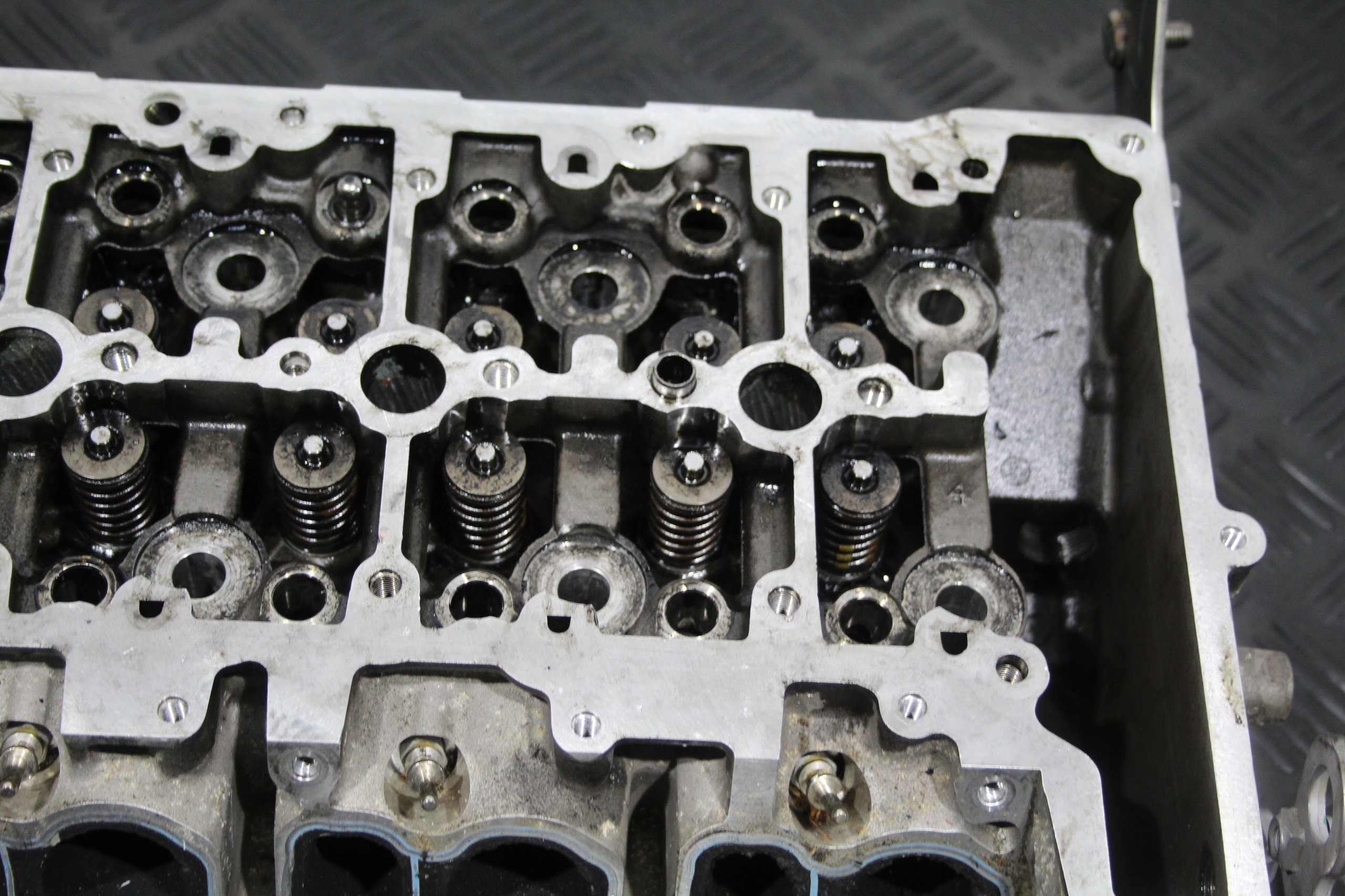 TESTATA Valvole BMW X1 F48 B47