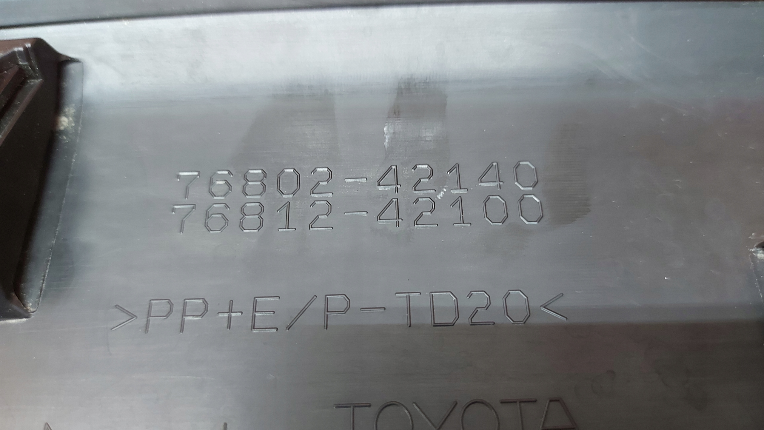 moulding cap bonnet rear part TOYOTA RAV4 V 18