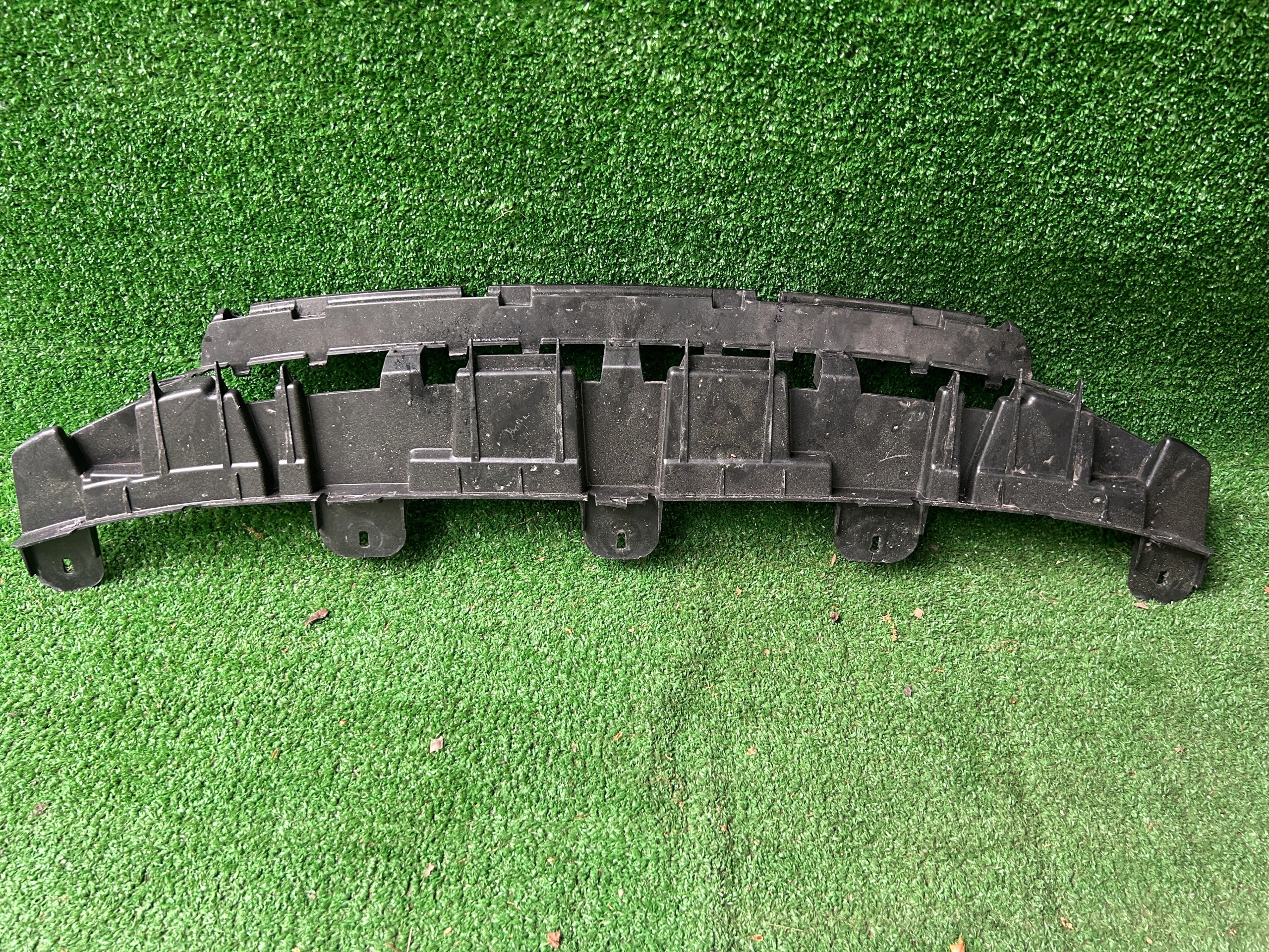 Audi TT 2006- Traversa accessori Paraurti Anteriore 8J0807233