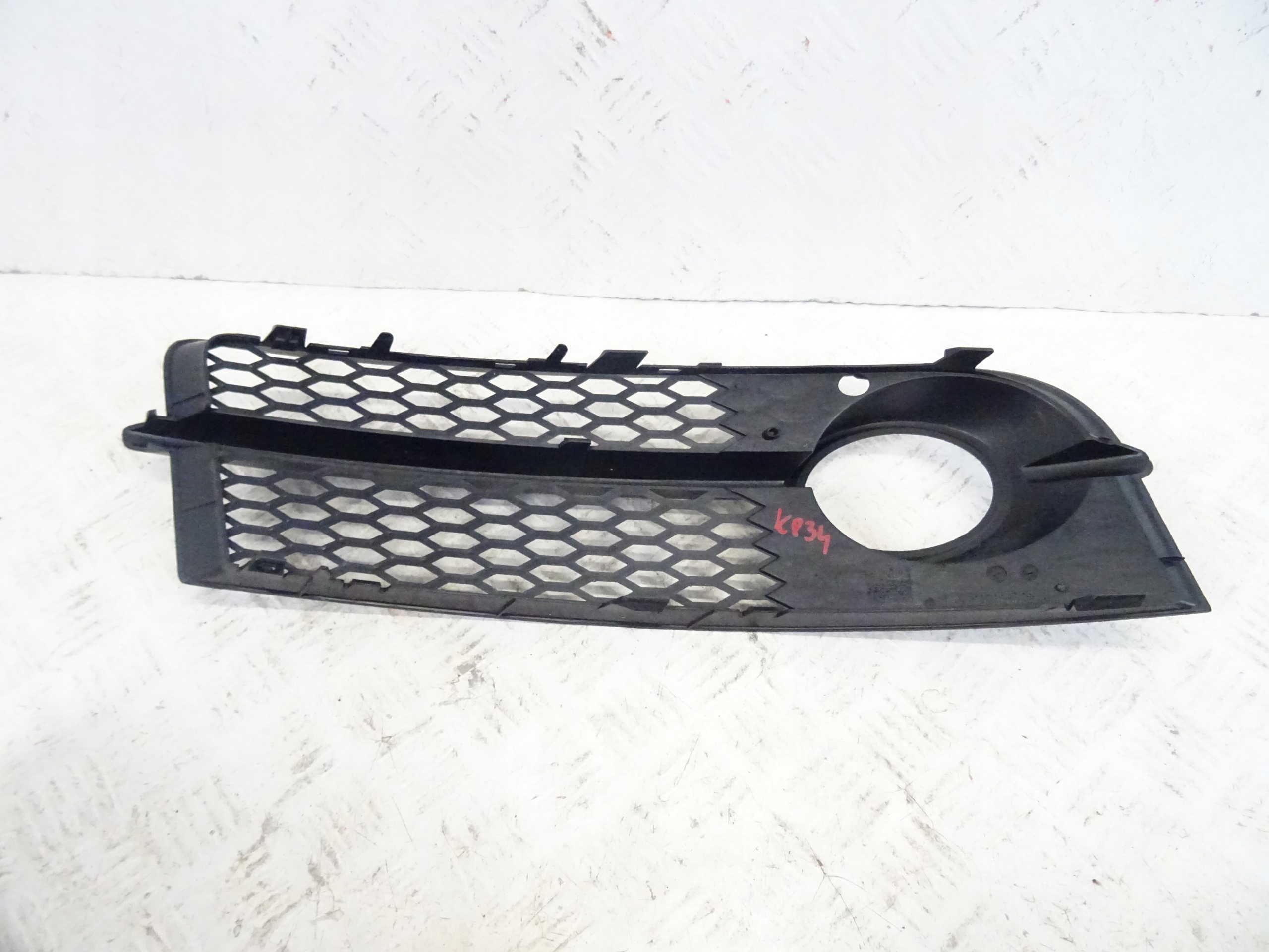 grid of a bumper front front left AUDI TT 8J0807681
