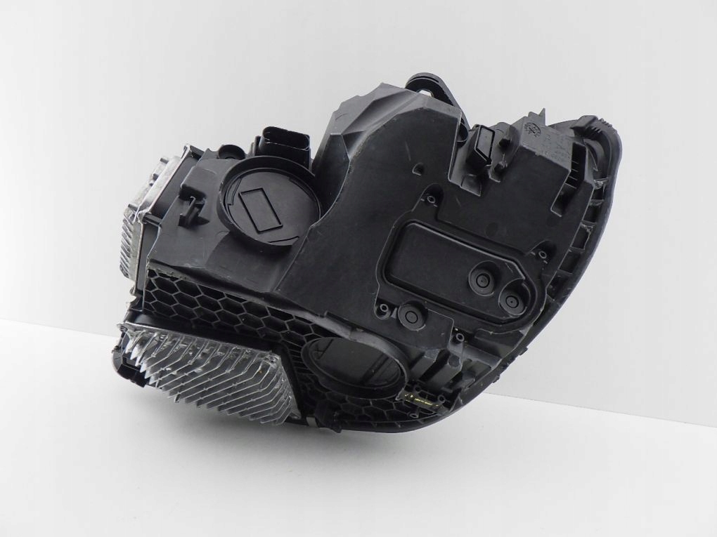 MERCEDES C KLASA 206 W206 FULL LED DIGITAL LIGHT KPL light right