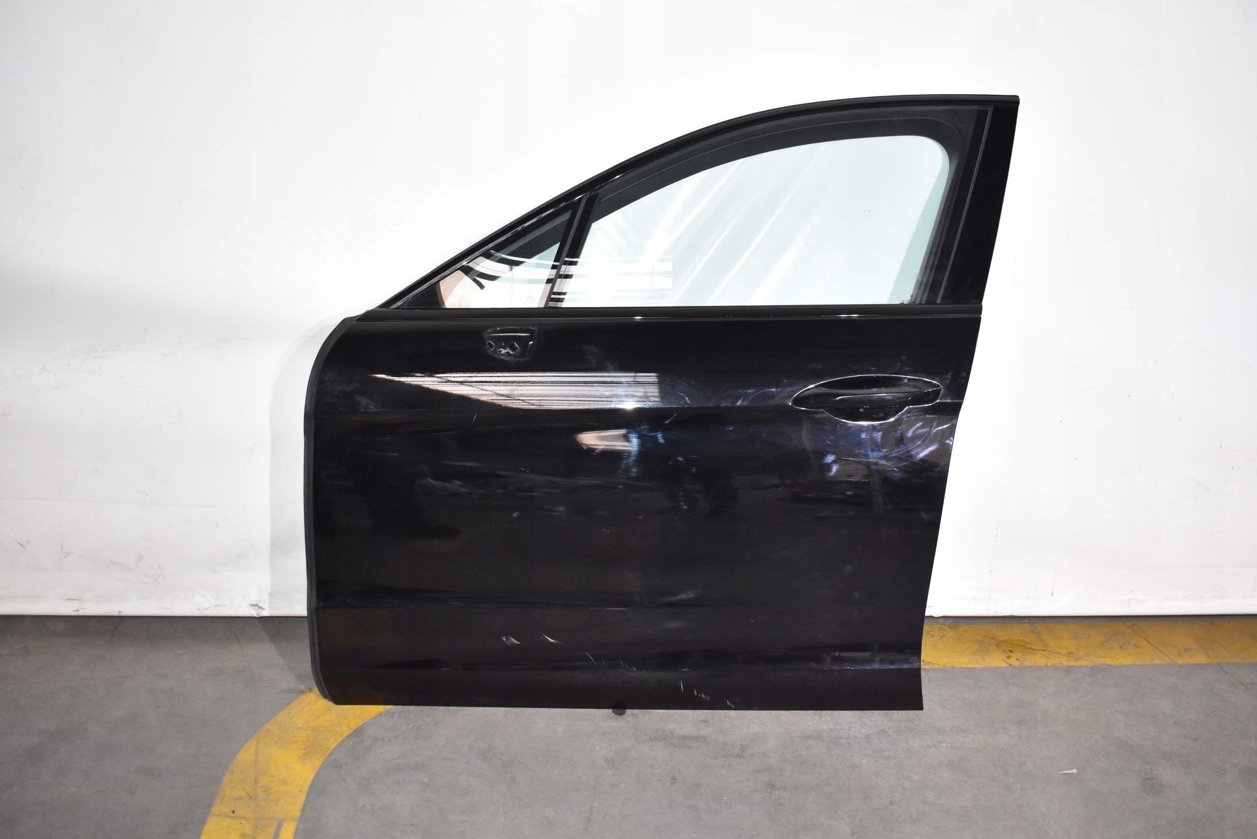 door front front left PORSCHE PANAMERA 971 colour 041 1