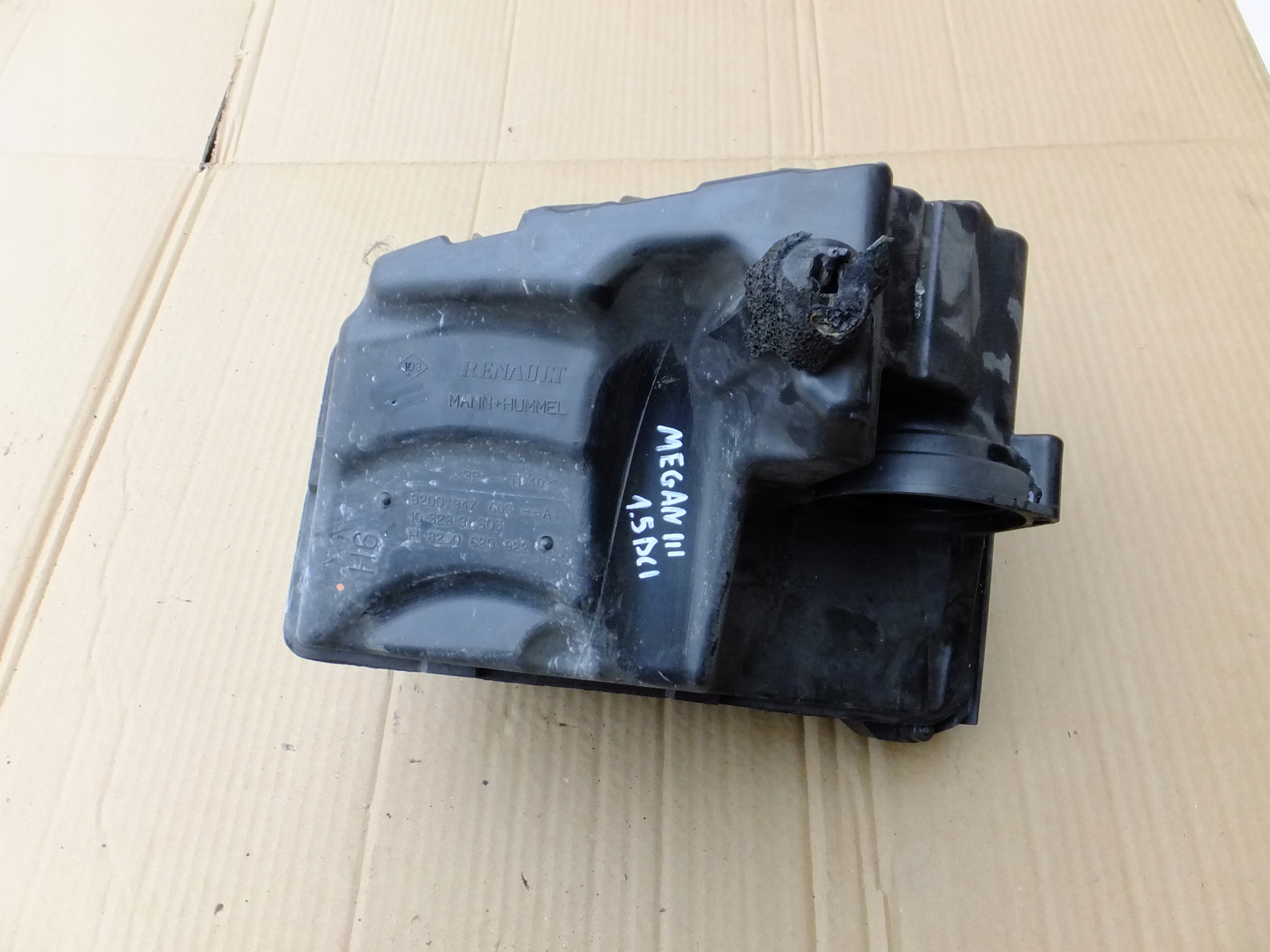 Gehäuse filter luft renault megane III 1,5 dci 2010r 8200947663