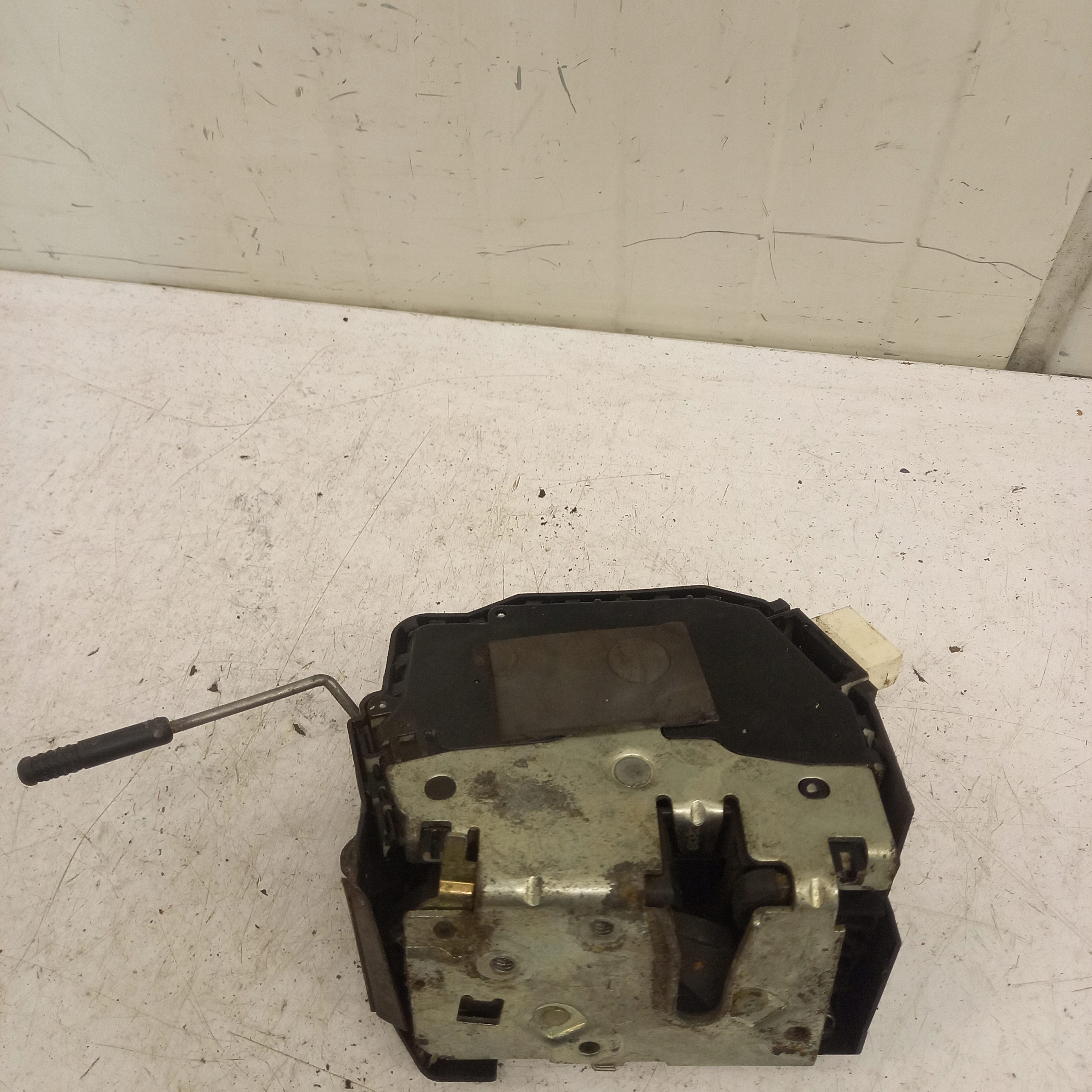 lock door left rear part rear LAND ROVER FREELANDER 8 PIN