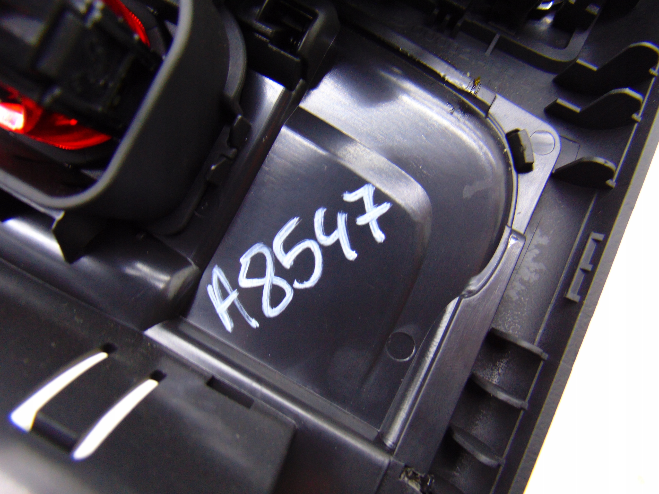 воздухозаборник жалюзи потока воздуха задний Audi A5 8T A4 B8 8K0819203D