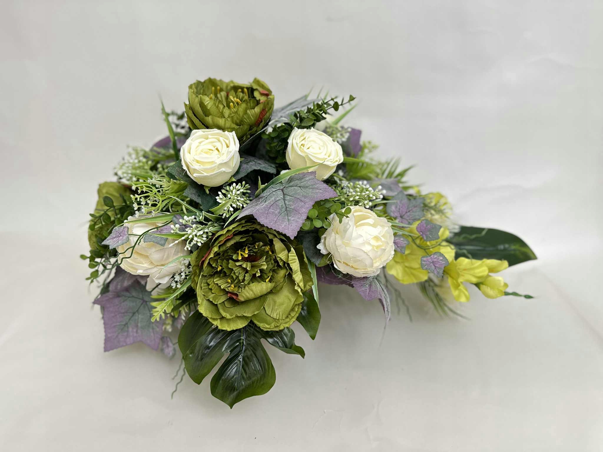 Kompozícia Kvety na hrob cintorín kytica kvetináč umelé kvety