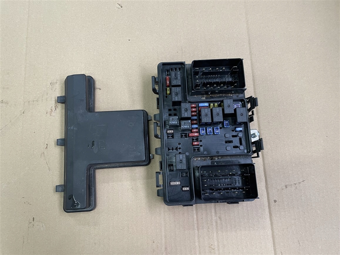 SKRZYNKA BEZPIECZNIKÓW KLAPKA FORD MONDEO MK5 14-18R 2016R 1.5 ECOBOOST