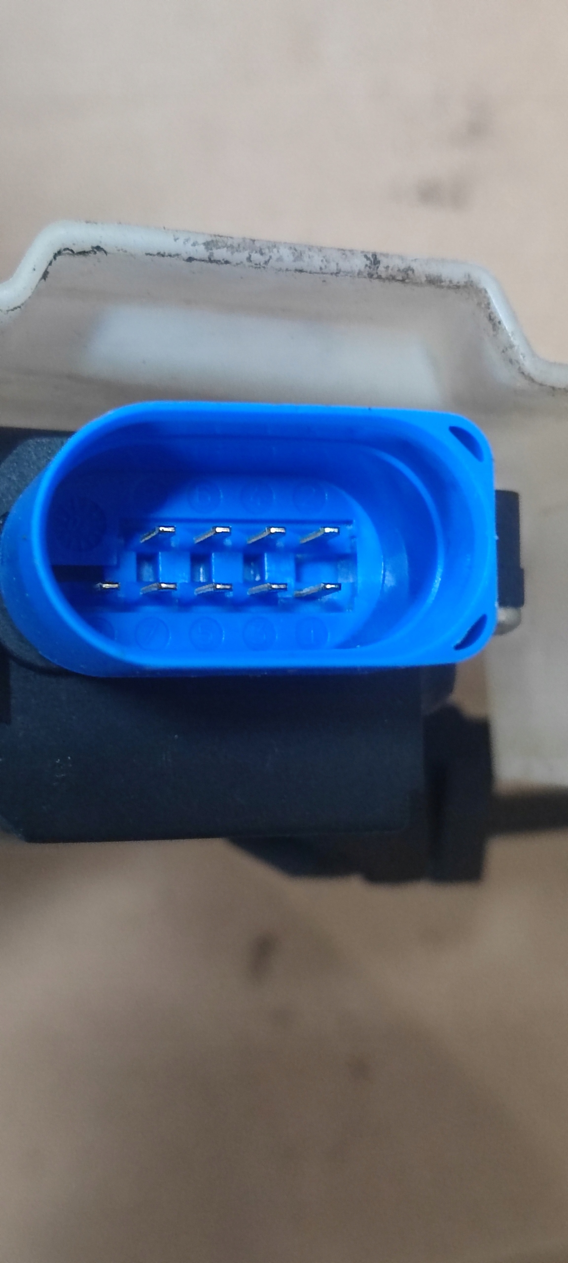 VW GOLF V plus lock door right front front 9 PIN
