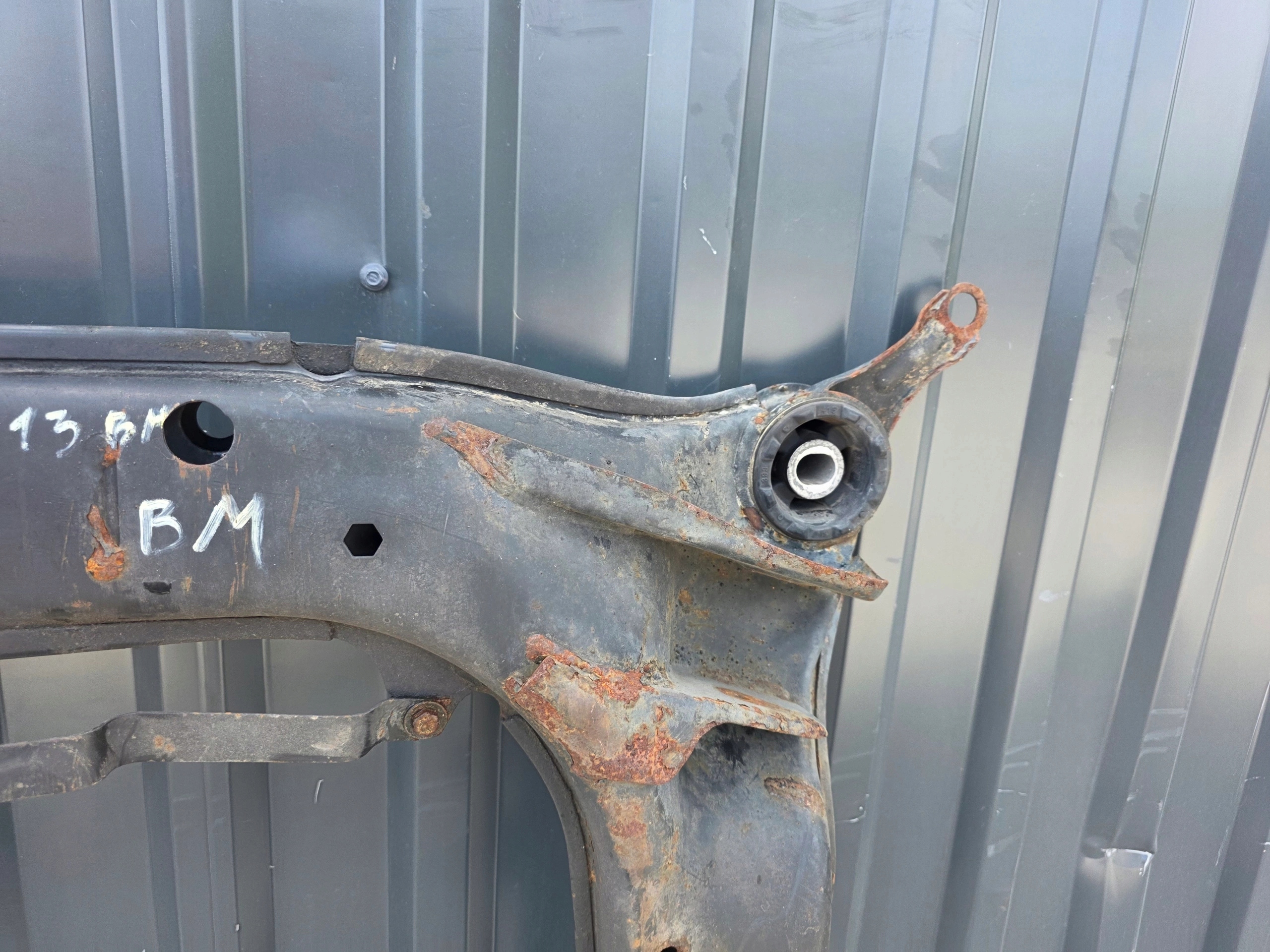 TRAWERS axle beam subframe front AUDI A4 B6 B7 8E0399313BM original !!!