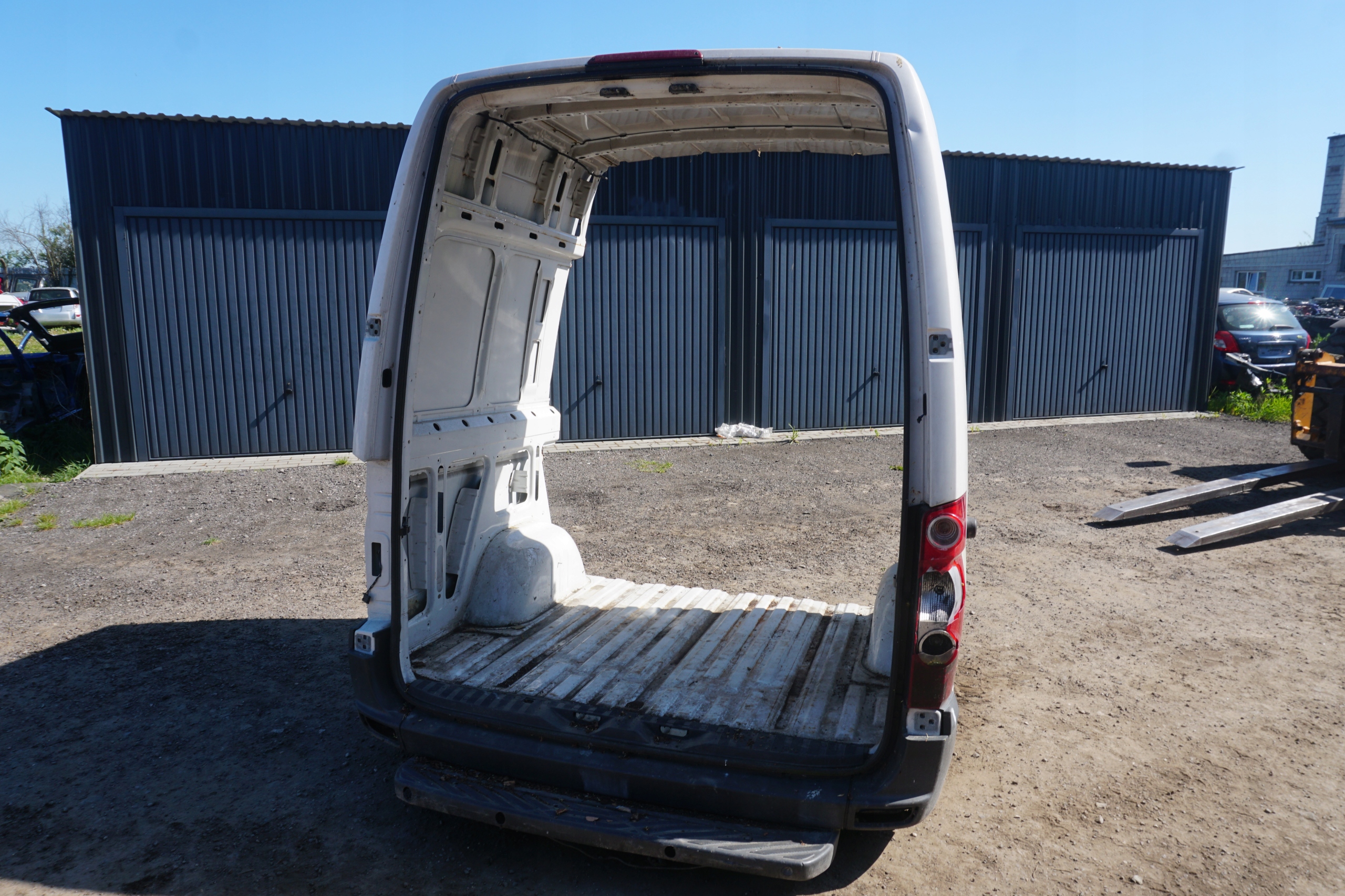 VW CRAFTER I PAS TYLNY SŁUPEK TYL 2006-2016