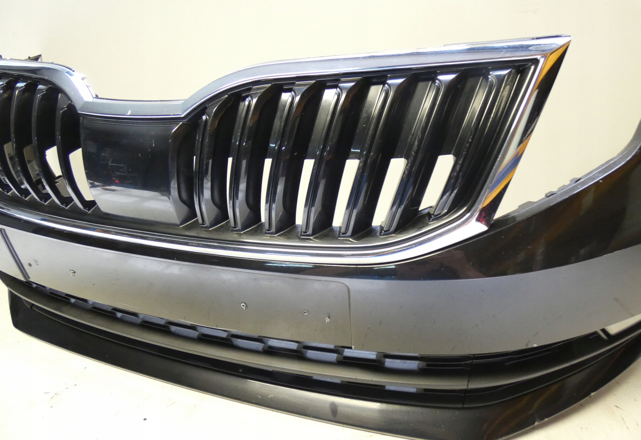 SKODA OCTAVIA 3 III LIFT 5E0807221N 2016-2020 bumper front front