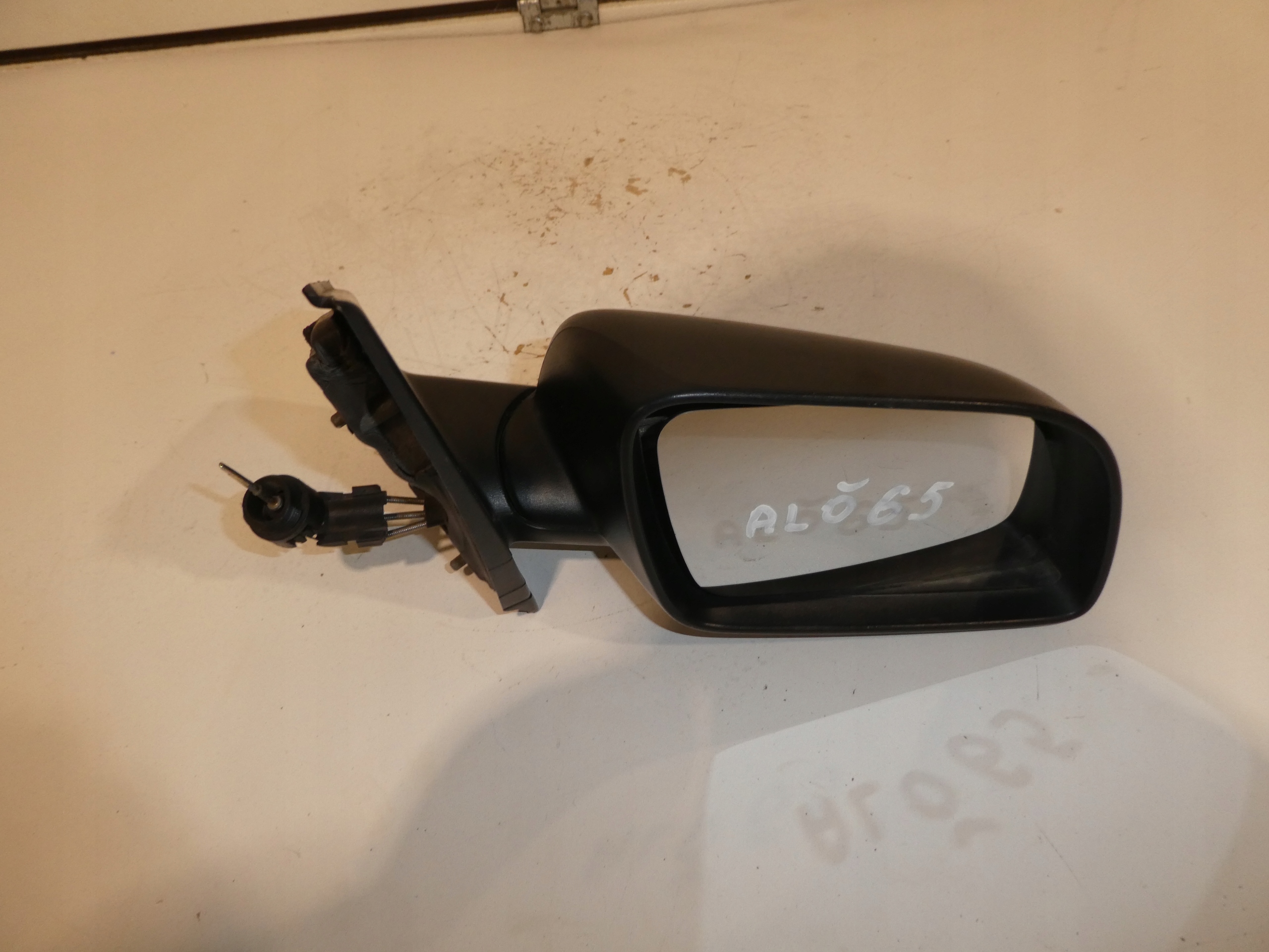 mirror right VW POLO IV 6Q0 6Q0857934 manually