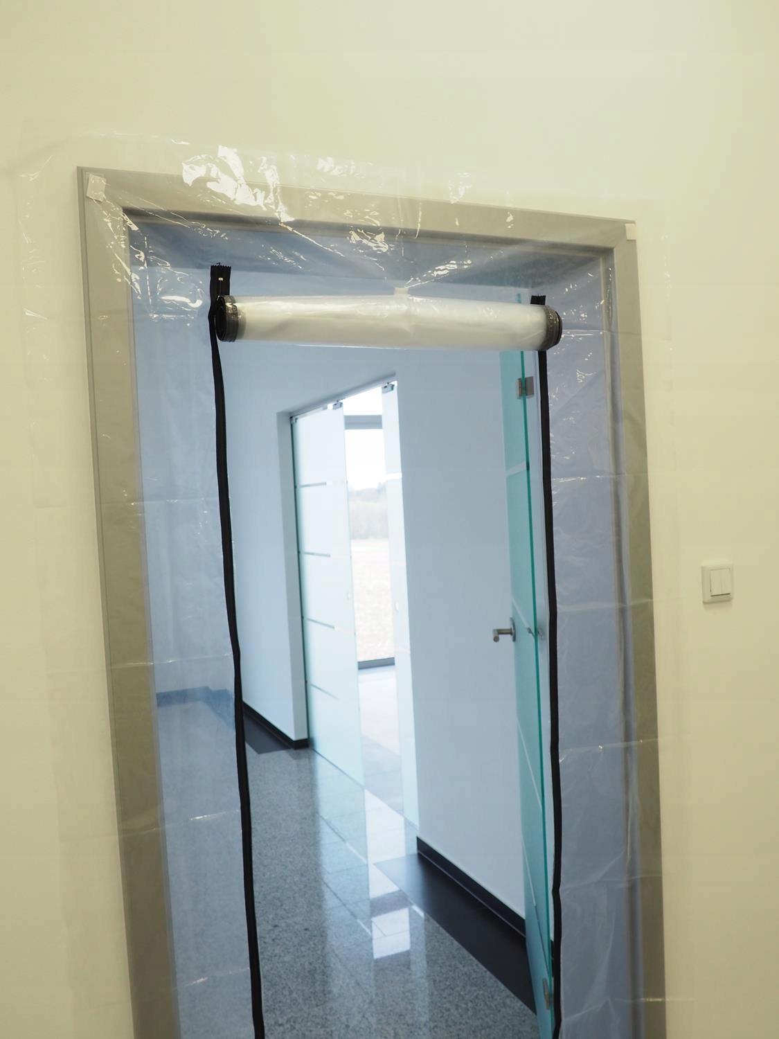 KURTYNA PRZECIWPYŁOWA DRZWI REMONTOWE BUDOWLANE 120 x 220cm FOLIA OCHRONNA Wysokość produktu 220 cm