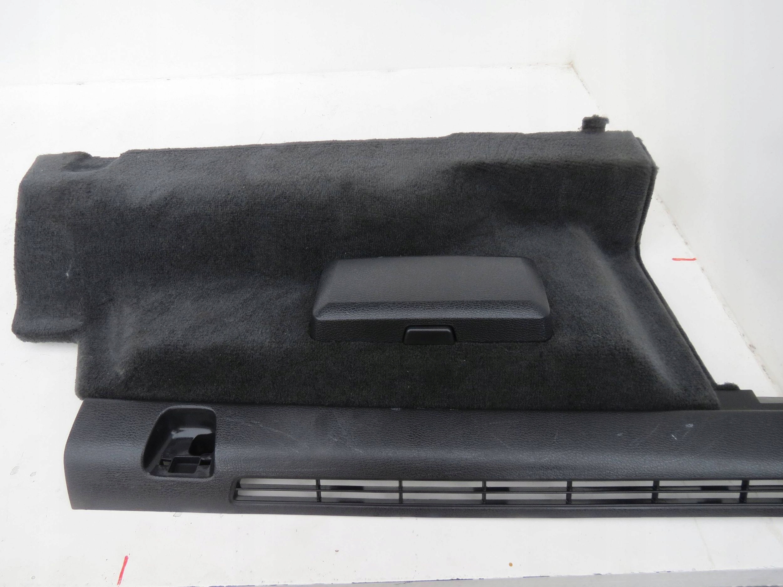 boot upholstery right VOLVO XC70 II AWD 2.4D 185KM 2000-2007r